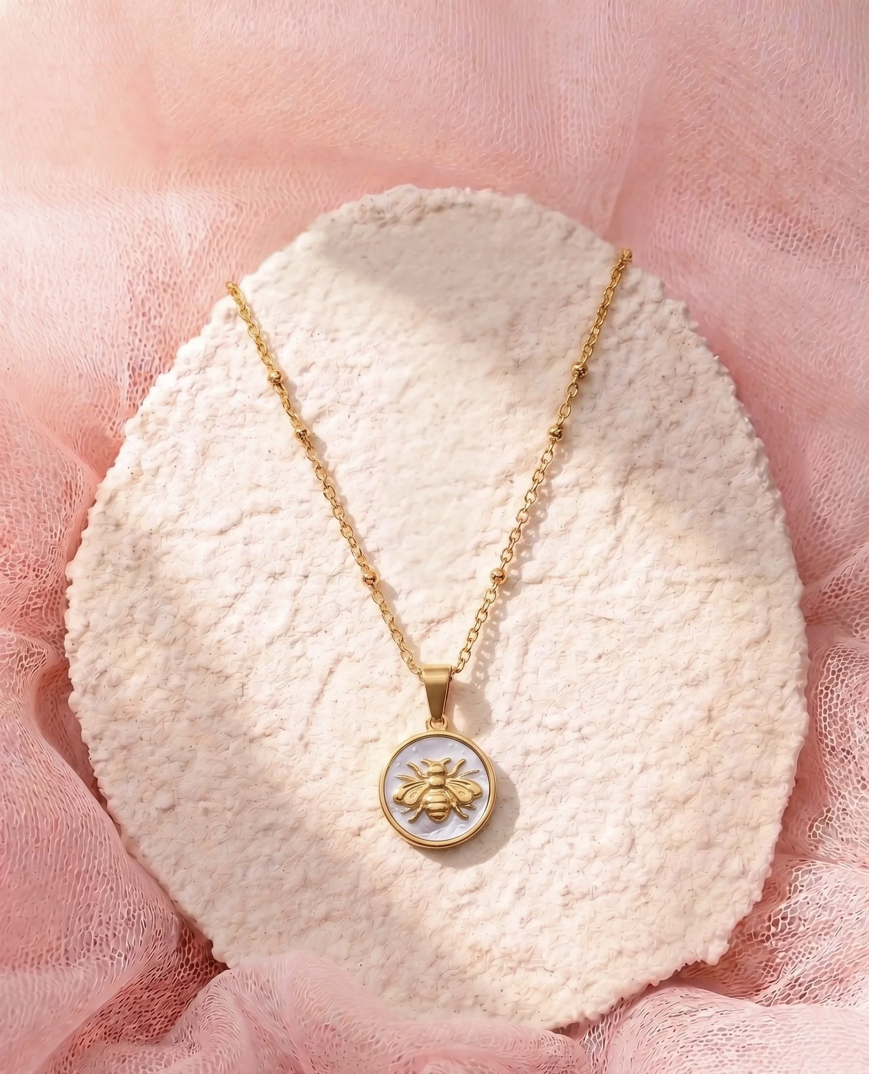 *PRE-ORDER* Bumblebee Necklace (Deborah)