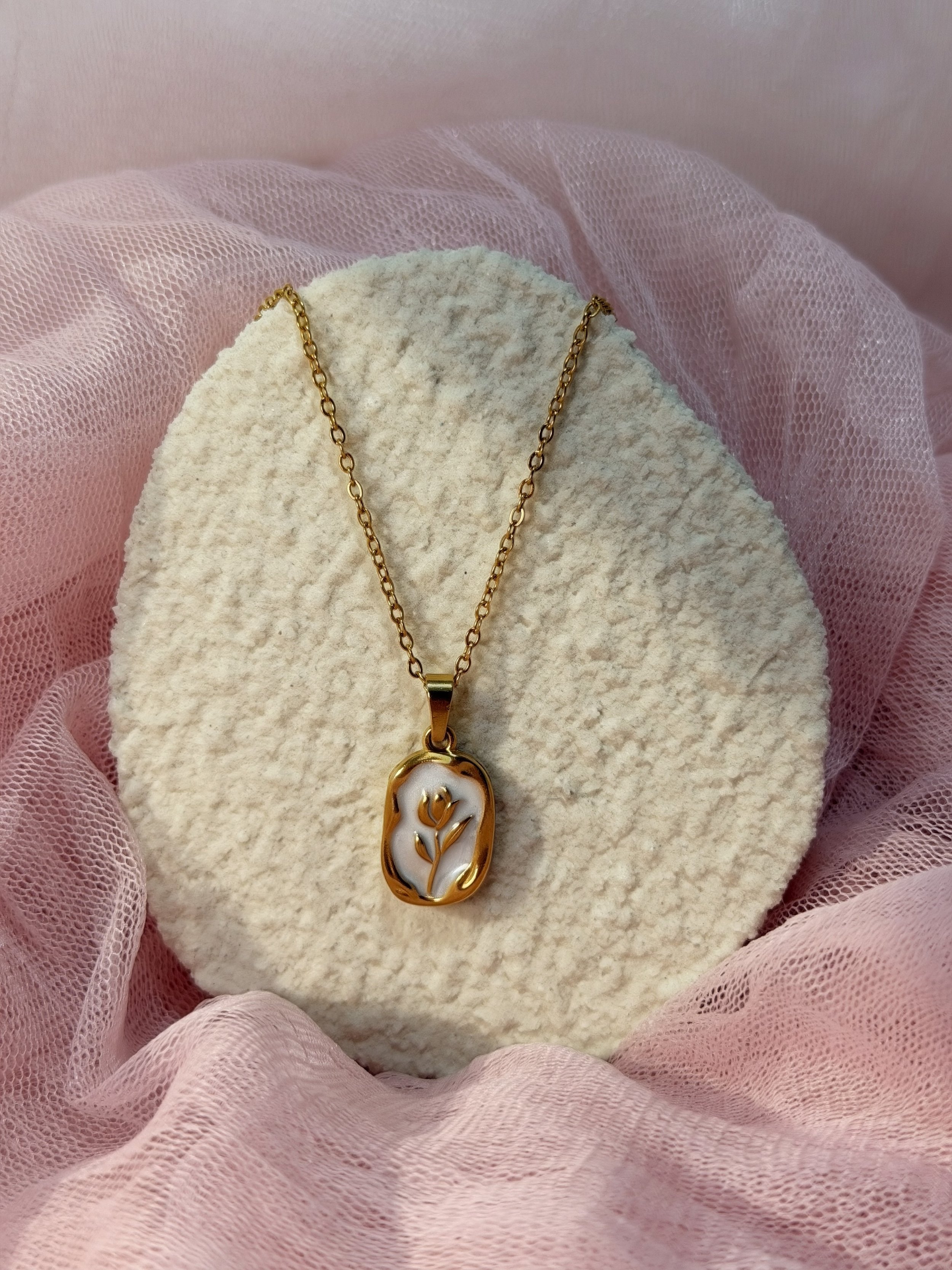 *PRE-ORDER* Lily Necklace