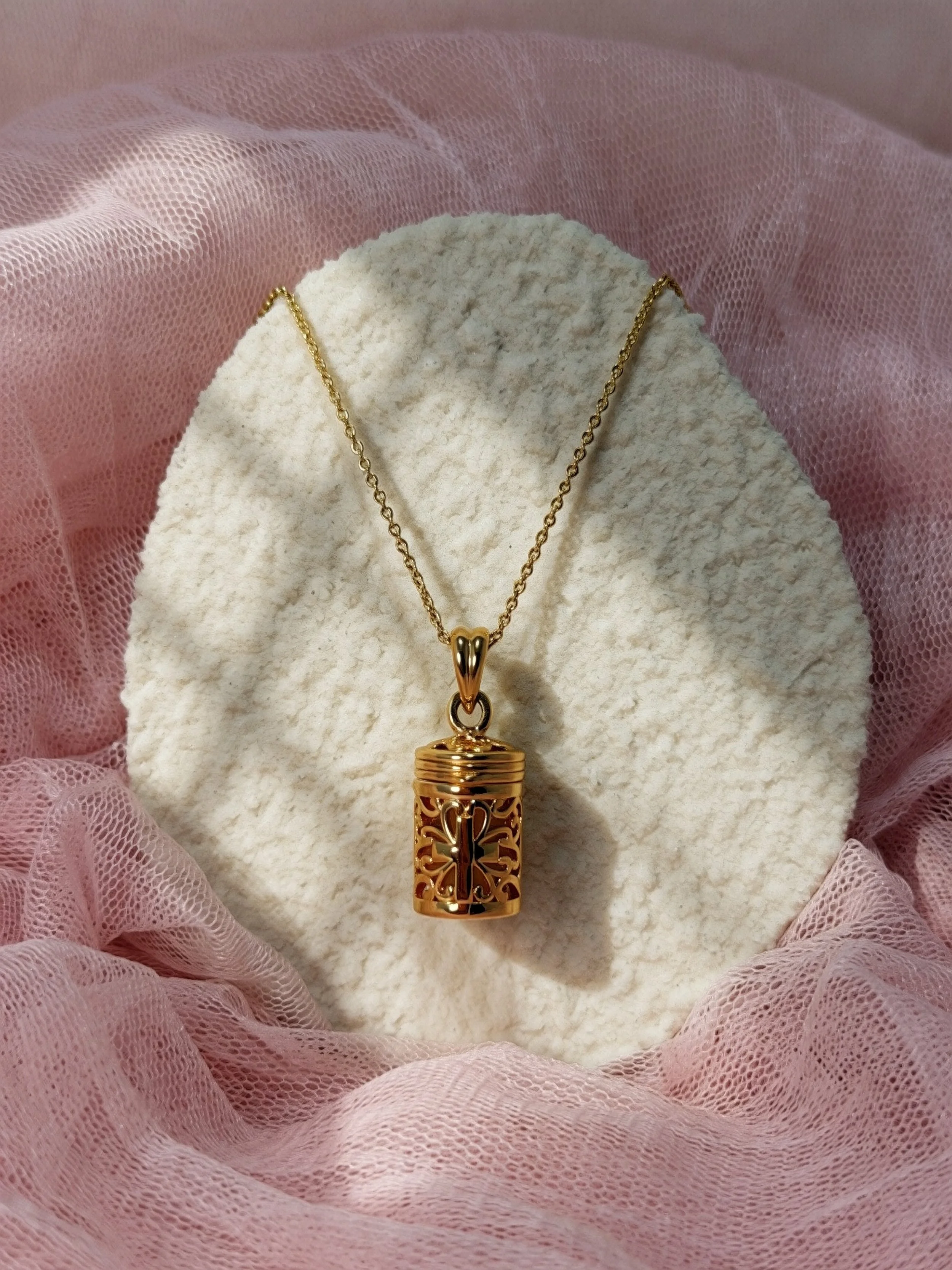 *PRE-ORDER* Alabaster Jar Necklace