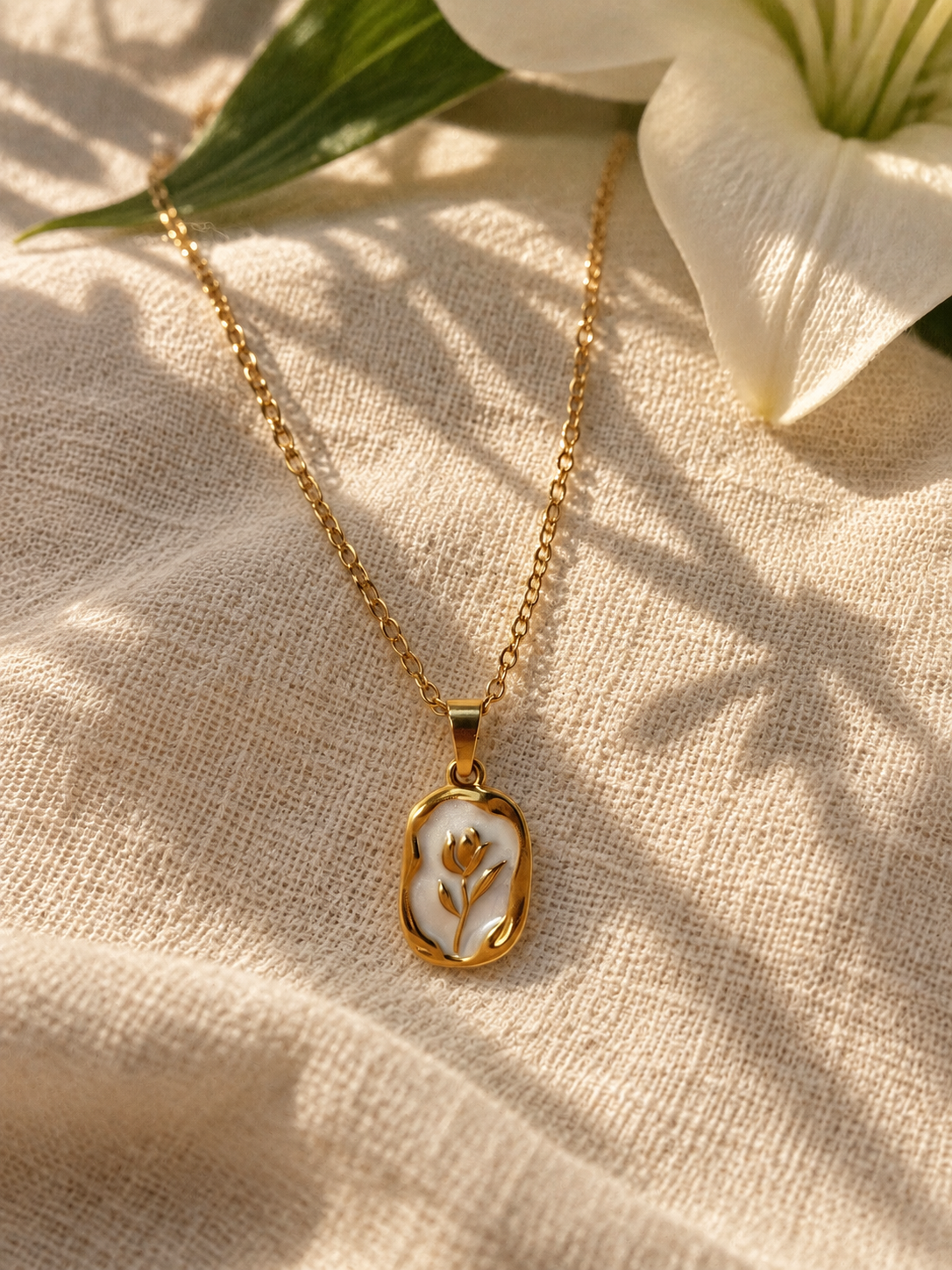 Lilies Necklace - 2.png
