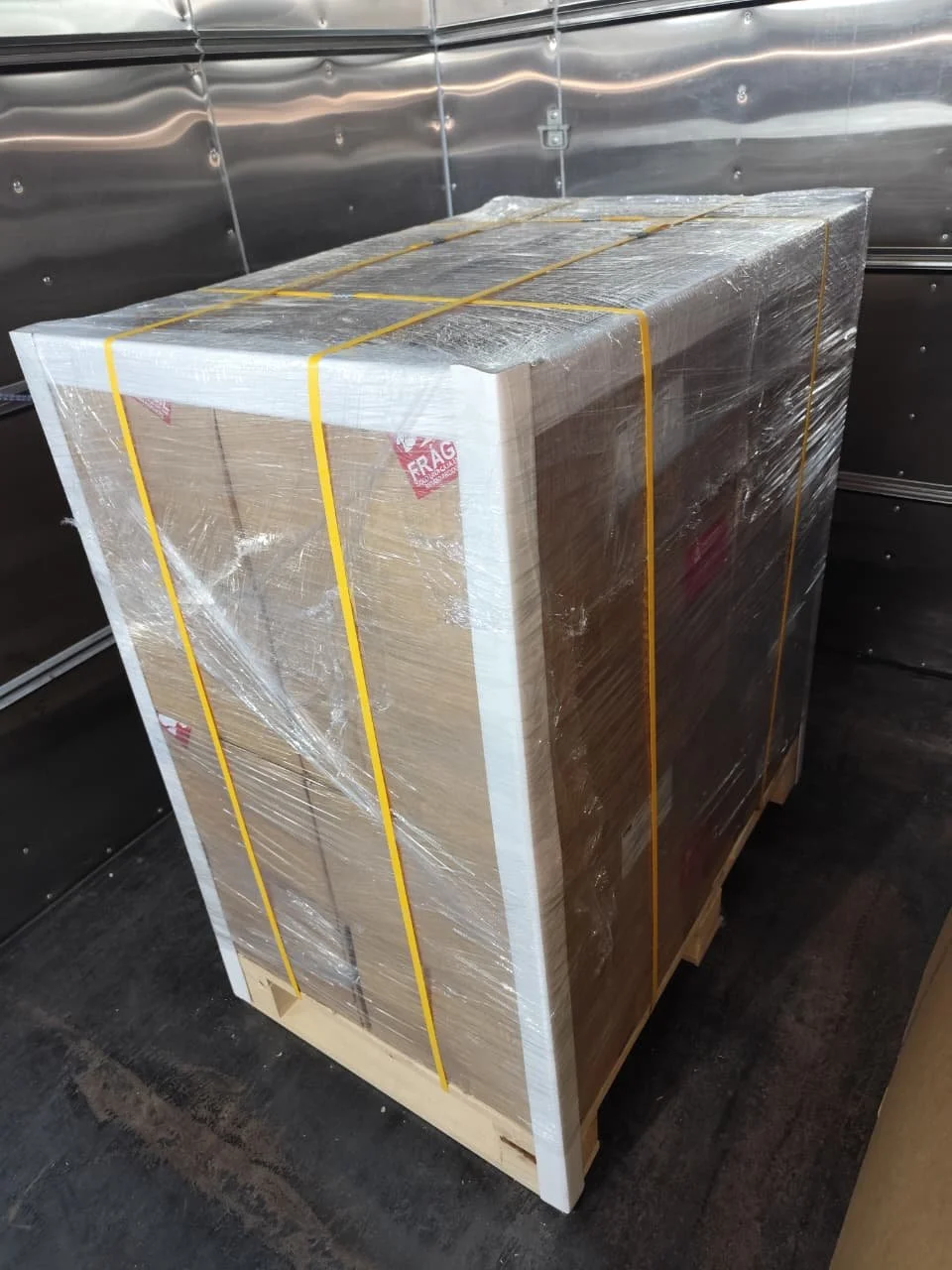 Paletizado de cajas de chocolates a Japón