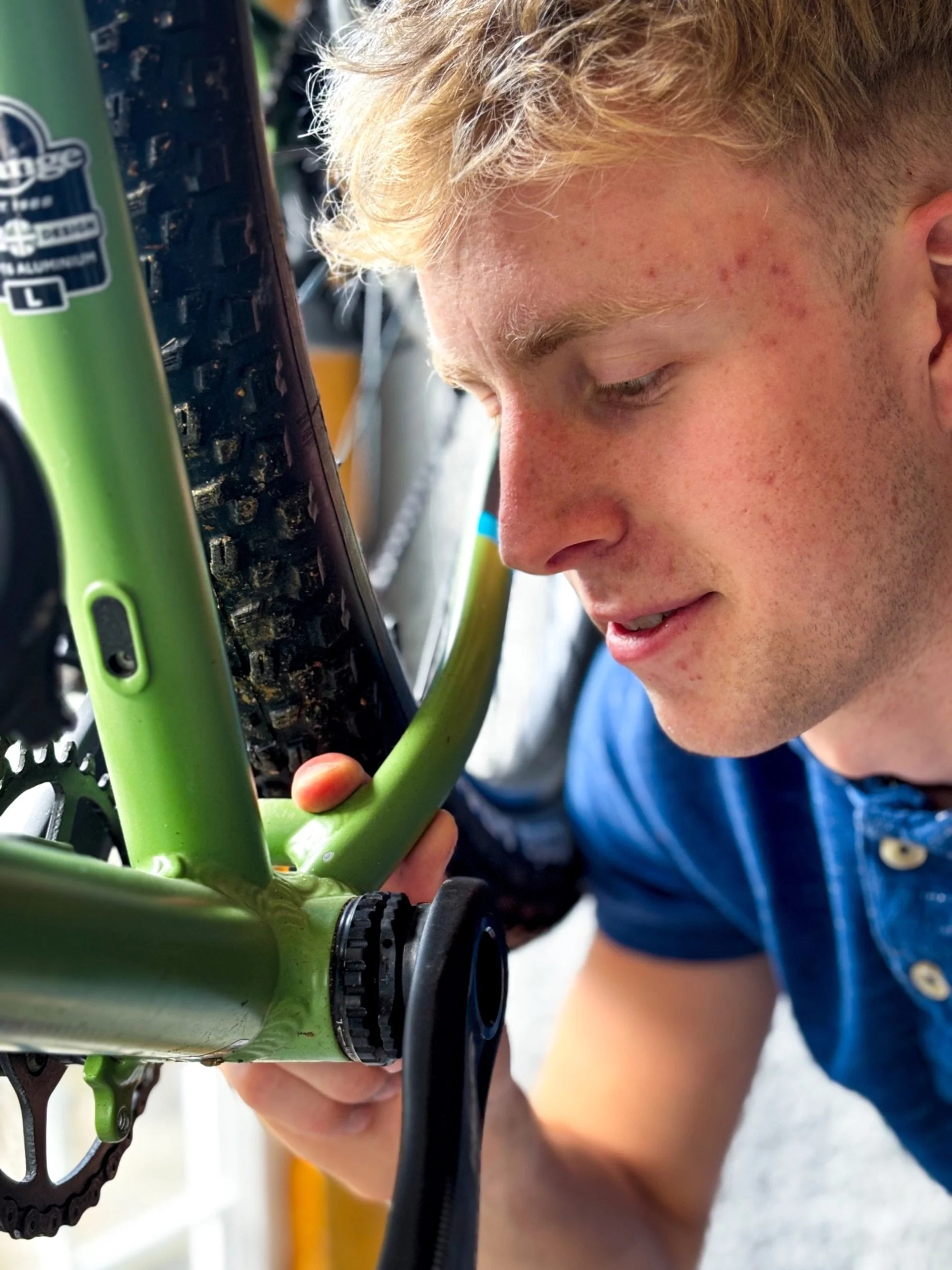 Creak investigation, Bottom bracket replacement at canny cycles workshop