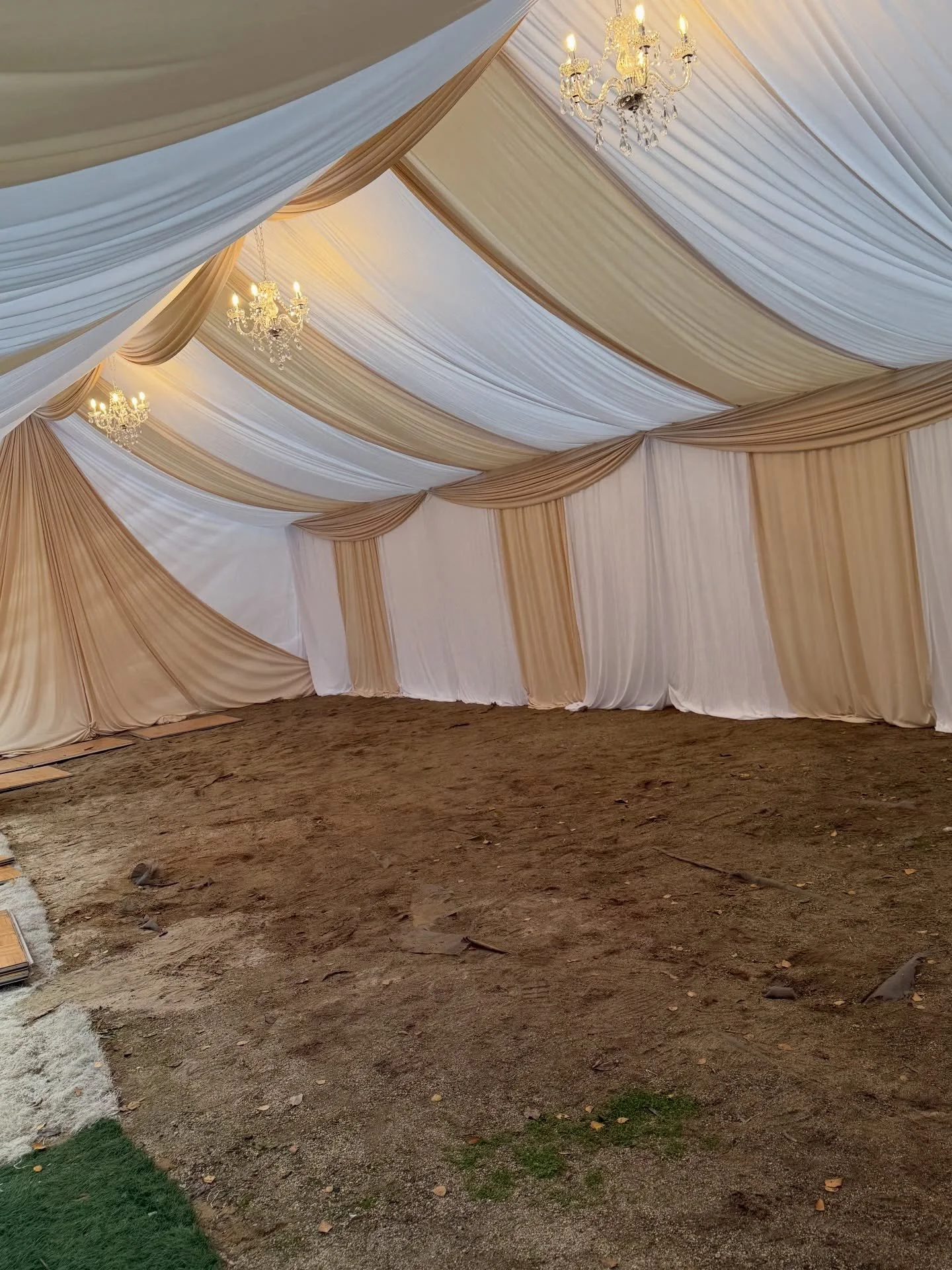 ✨From simple tent to stunning statement. ✨
Our luxury draping turns open spaces into refined, romantic settings your guests will never forget. Limited prime dates available &mdash; inquire today.