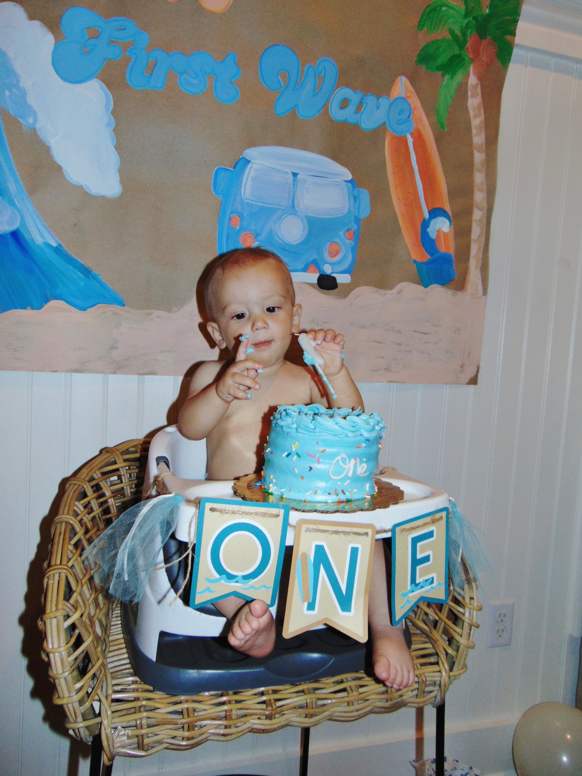 Hand painted banner kindly provided by Mallory Fry: Owner of The Painted Prairie. 

High chair banner purchased from WoodsPaperCompany on Etsy.

