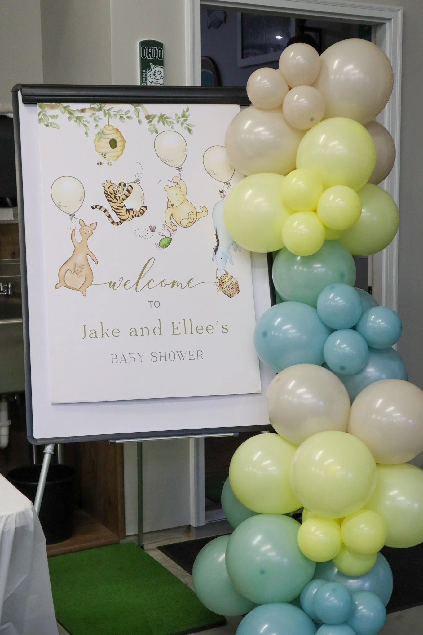 Balloons provided by Sparkle and Shine.
Photos kindly taken by Kemery Aichele.