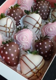 Signature Chocolate Covered Strawberries by the Dozen