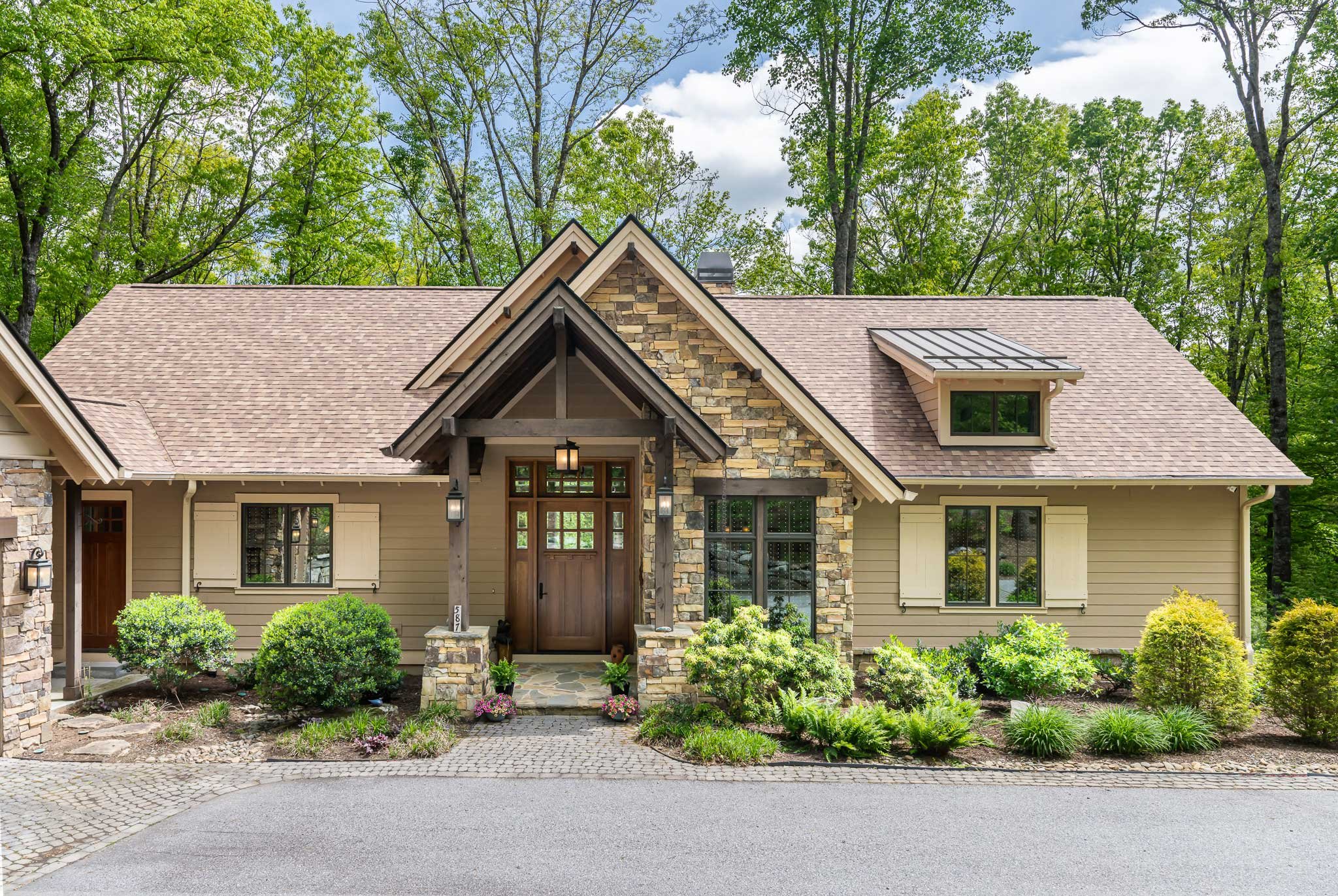 Grand Highlands Bearwallow_AshtonPeters_Real Estate_587-Autumn-Sky-MLS-3-2_sm.jpg