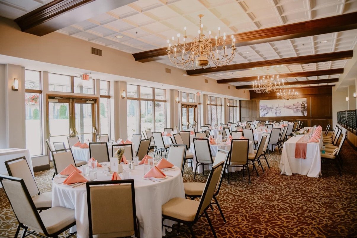 DoubleTree Port Huron ballroom set for a wedding reception