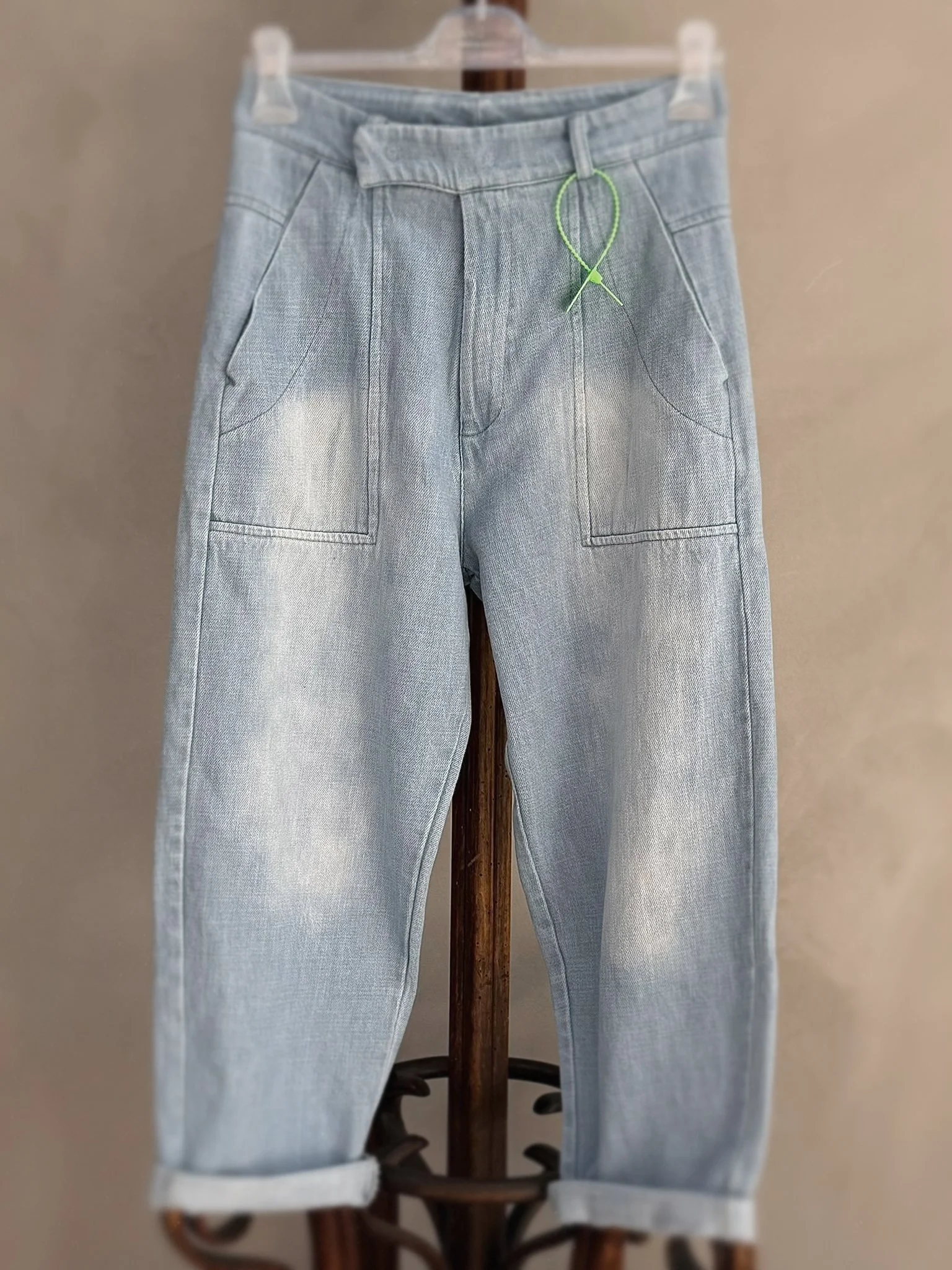 Banditas Nashi light-wash denim jeans with barrel-leg fit