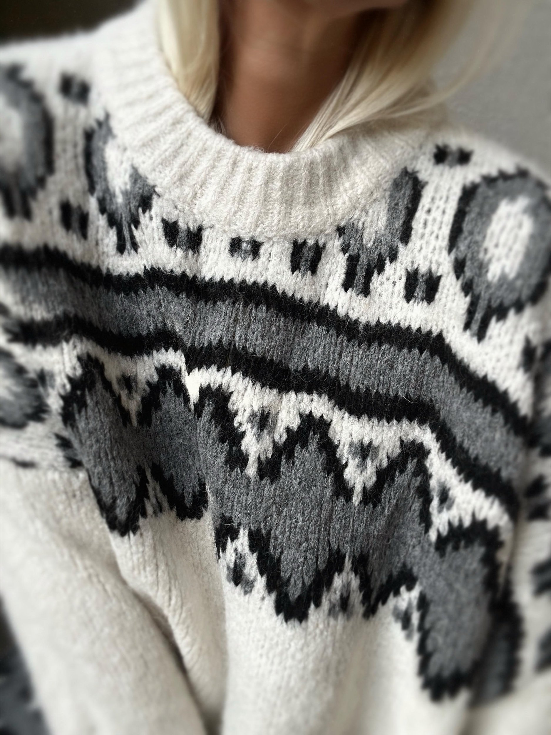Banditas Makawao Sweater