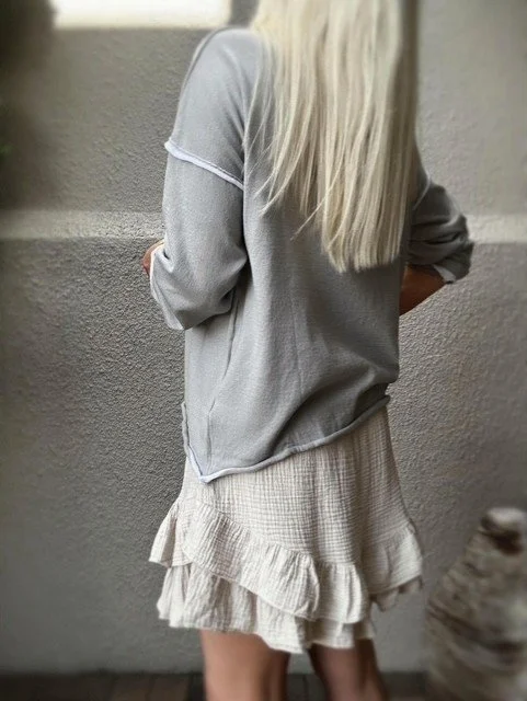 Capri two-piece look in beige cotton gauze.
