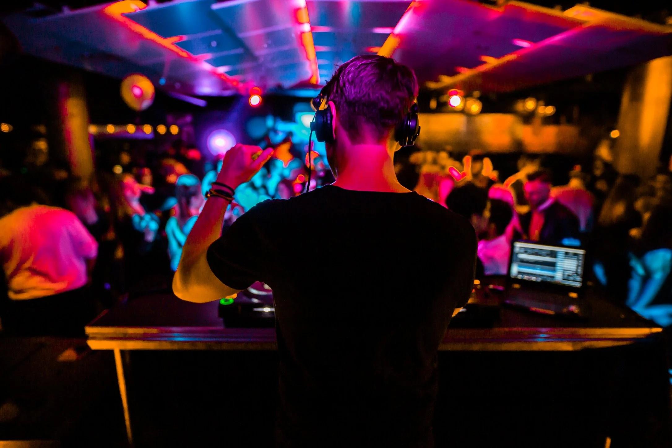 DJ Reidar Buskenes i klubb