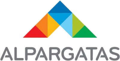 Logotipo da Alpargatas, com elementos geométricos coloridos acima do nome
