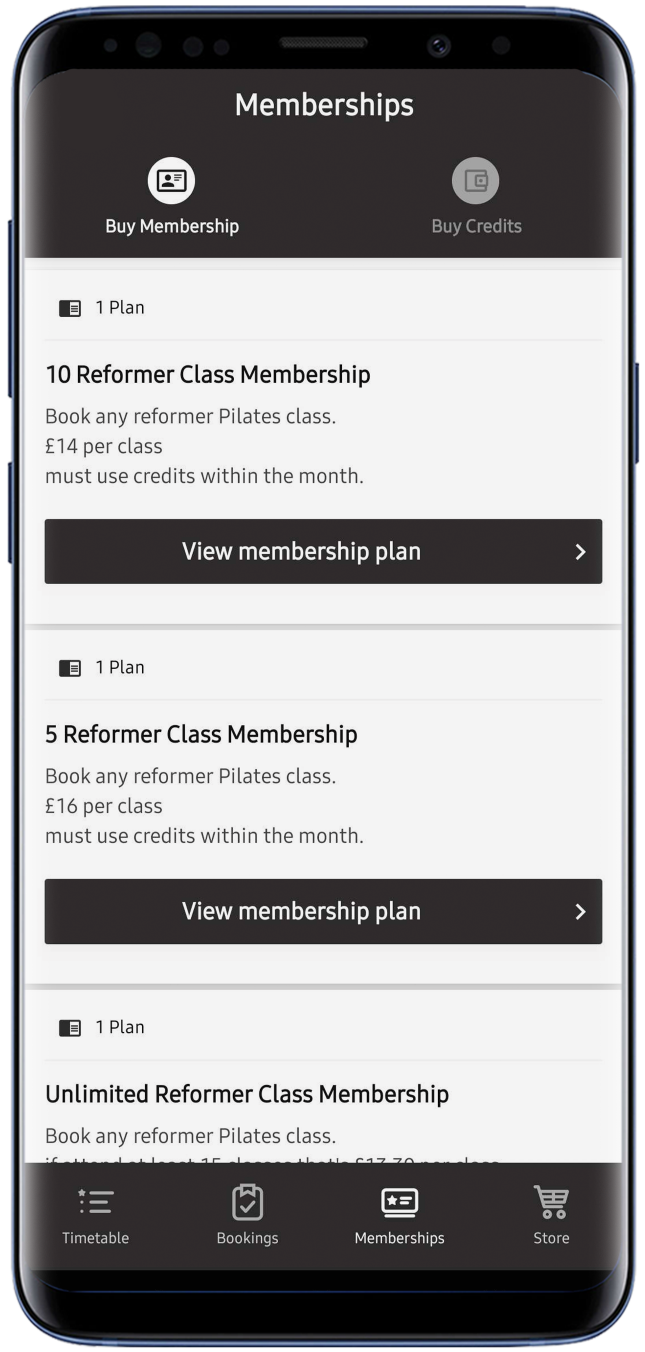 Mobile app screen showing membership plans for Pilates classes, with options to buy memberships and credits, and navigation icons at the bottom.