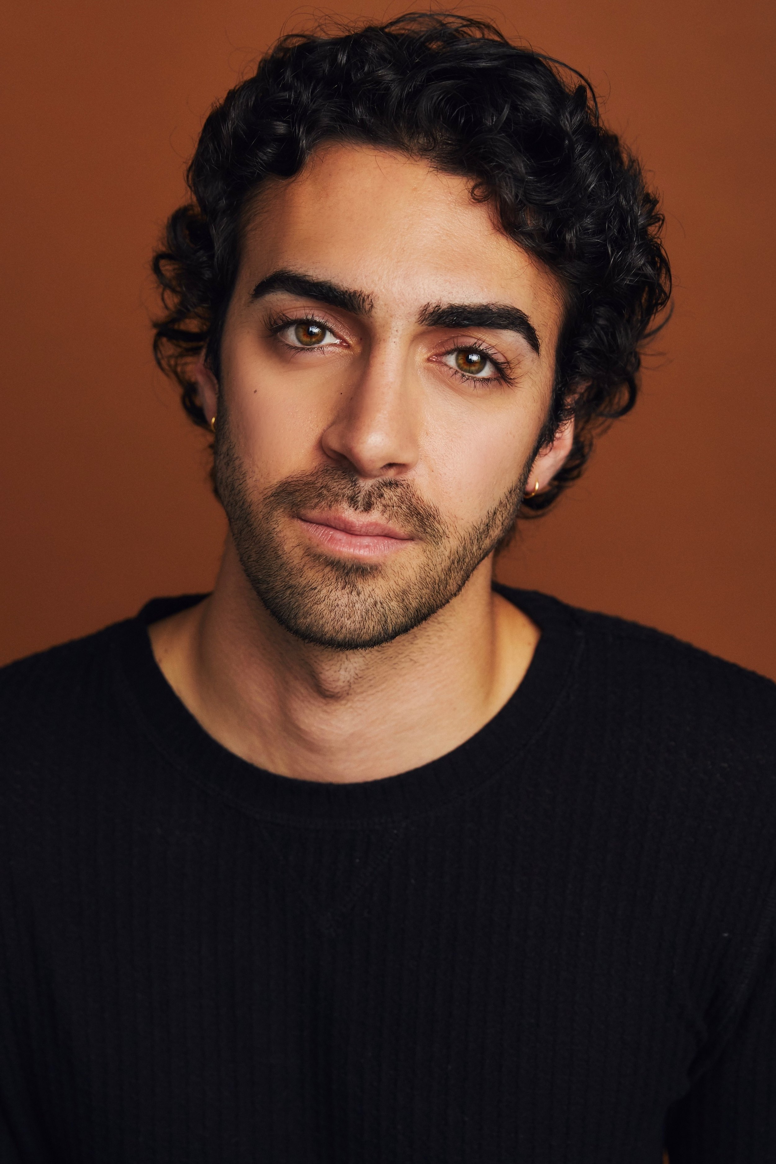 Rodd Cyrus Headshot. He has appeared as Harry Houdini in Ragtime on Broadway.