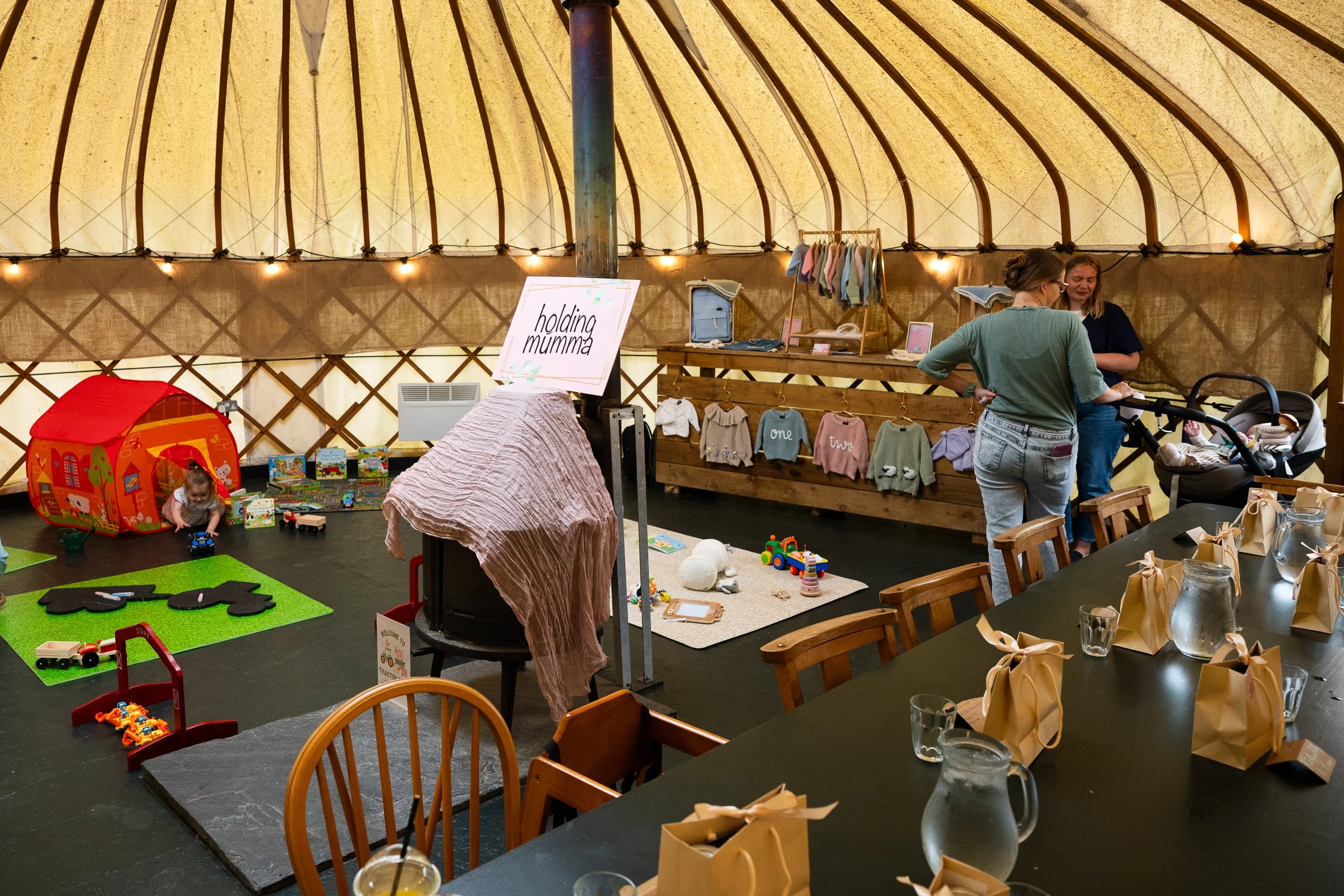 Inside a Holding Mumma Event: Supporting Mothers Across the Cotswolds