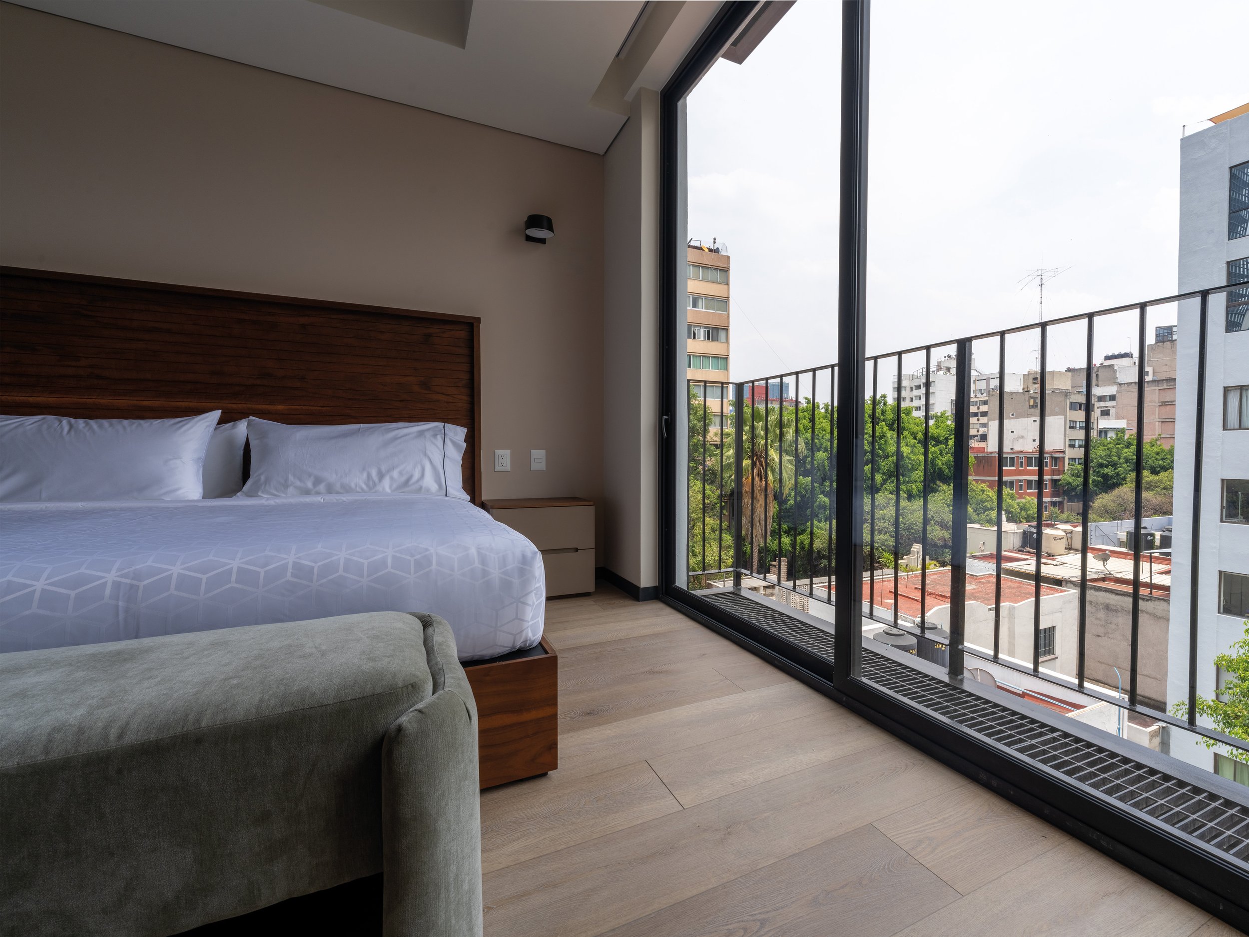 con room 1.jpg