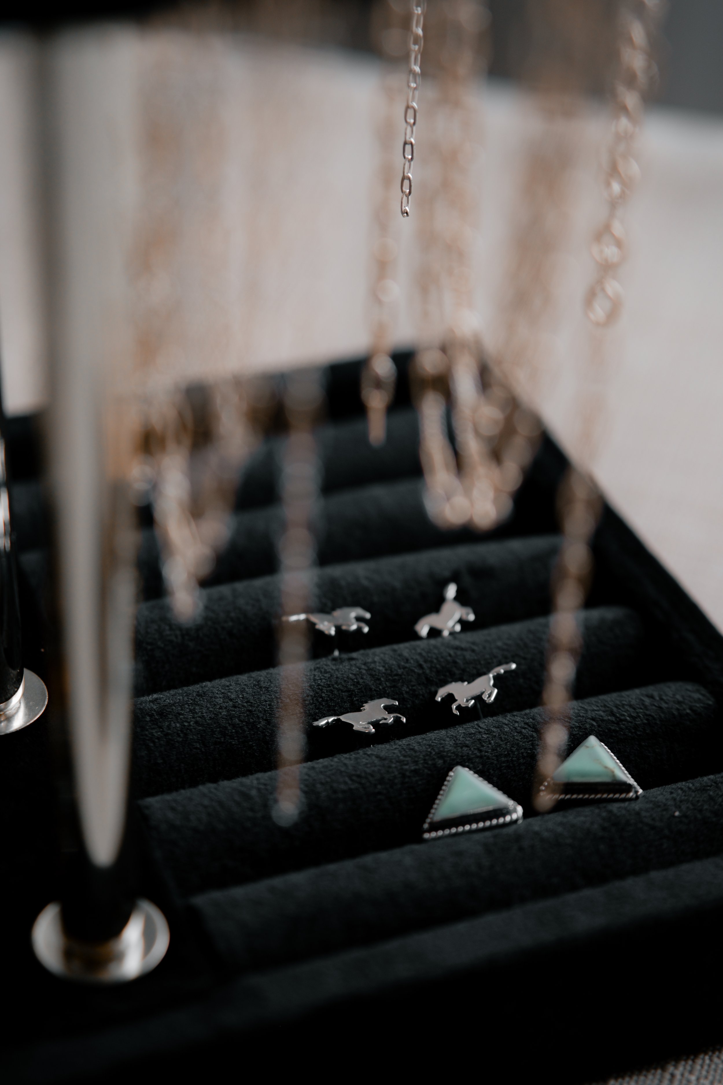 Friendship bracelets for mom nights, member events and intimate gatherings