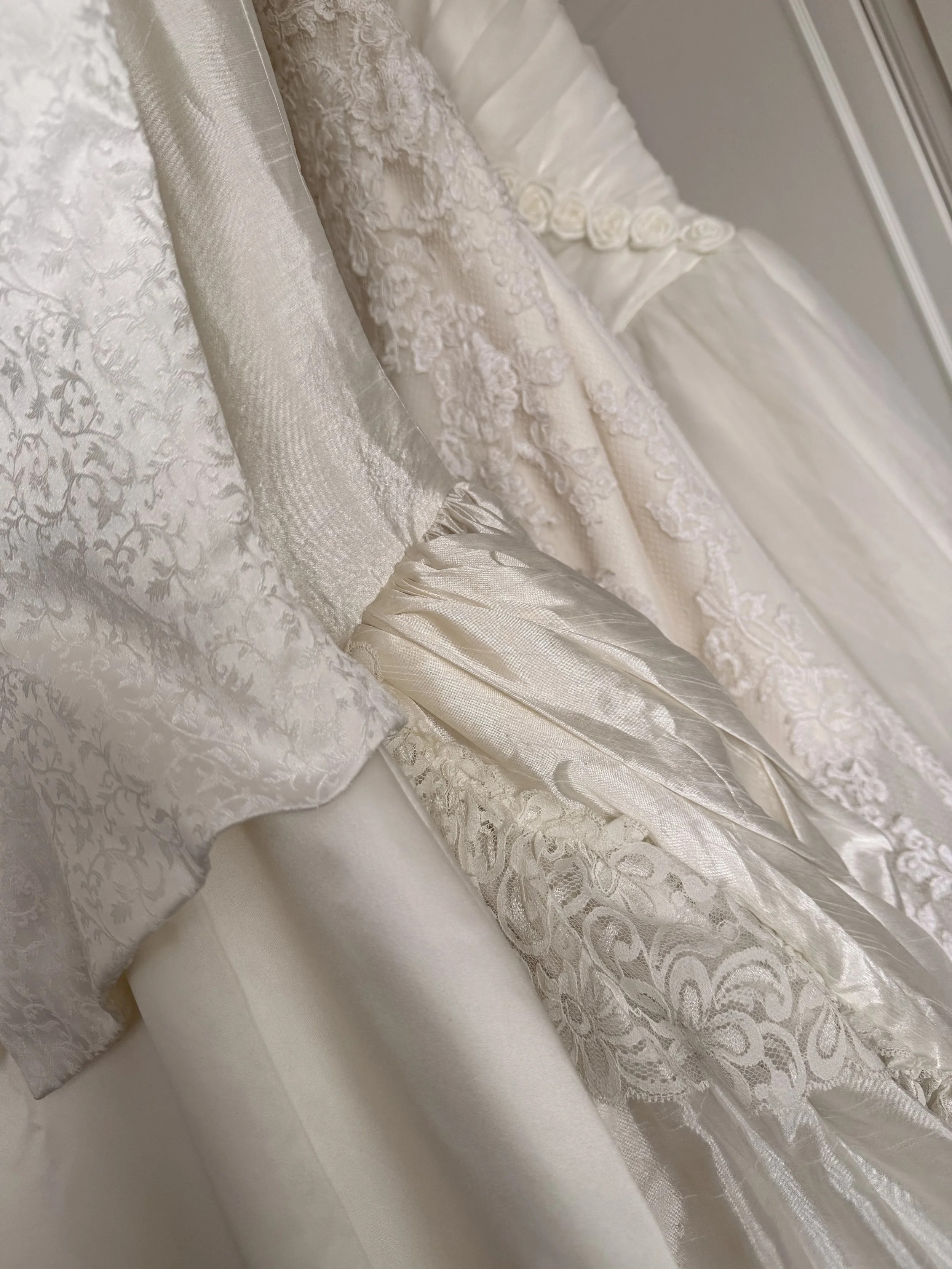 Why More Brides Are Choosing Vintage