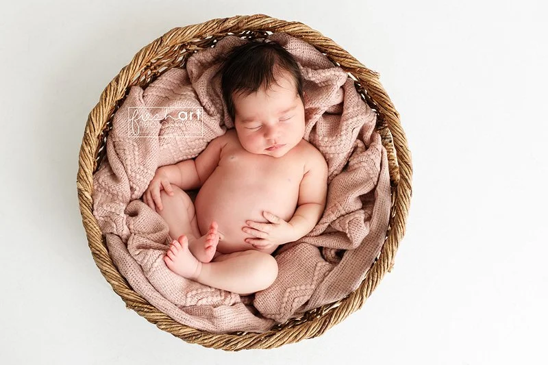 newbornphotographerstlouis.jpg
