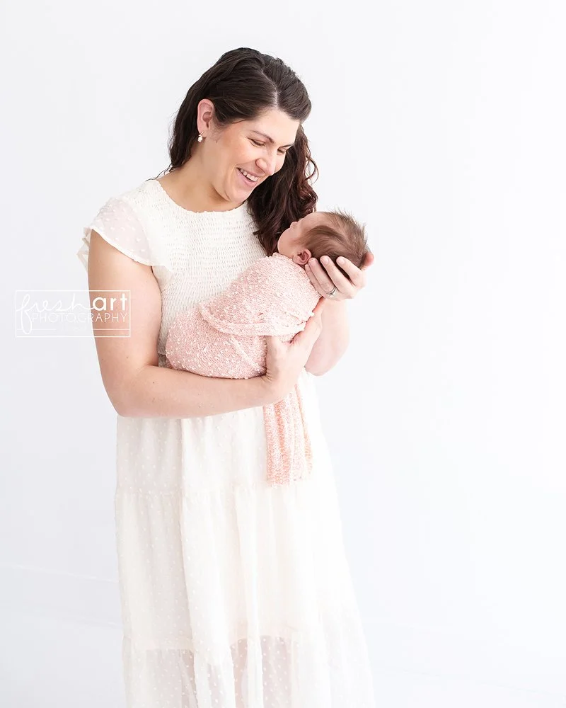 newbornphotographerinstlouis.jpg