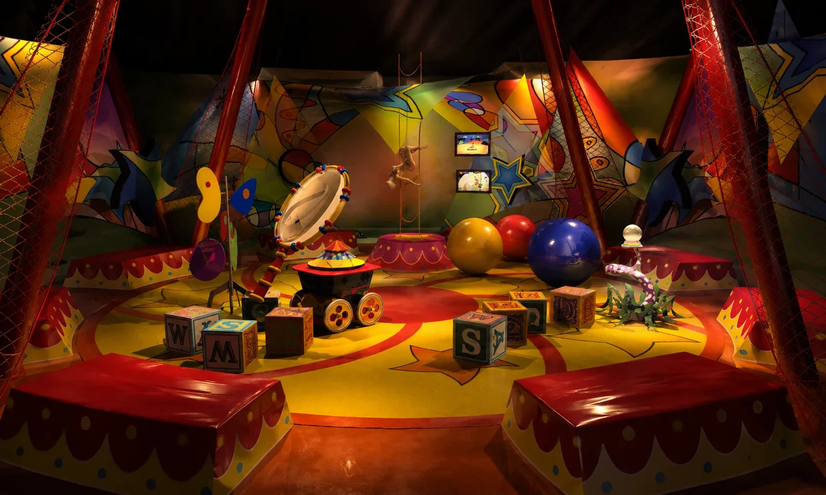 circo-franja-infantil-escenografia-tv-david-miranda.webp