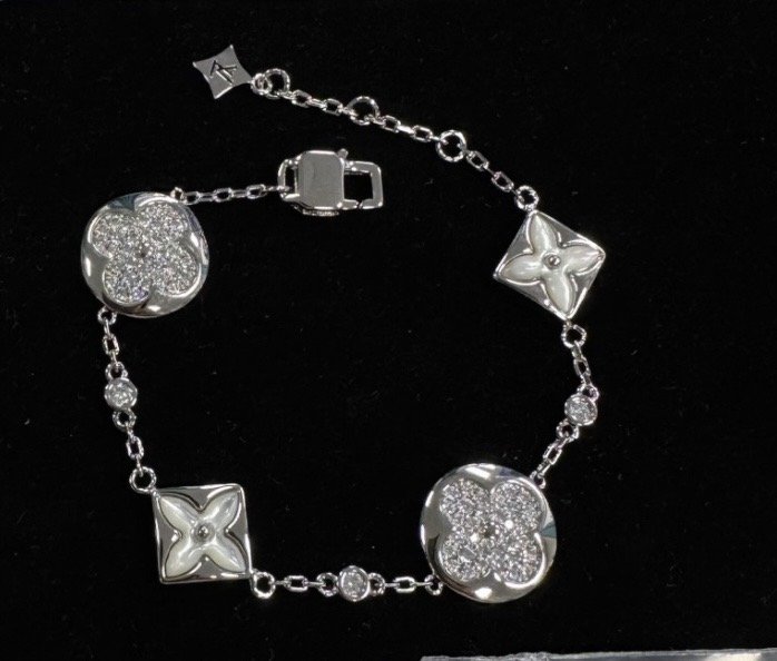 Mother of Pearl Silver Bracelet