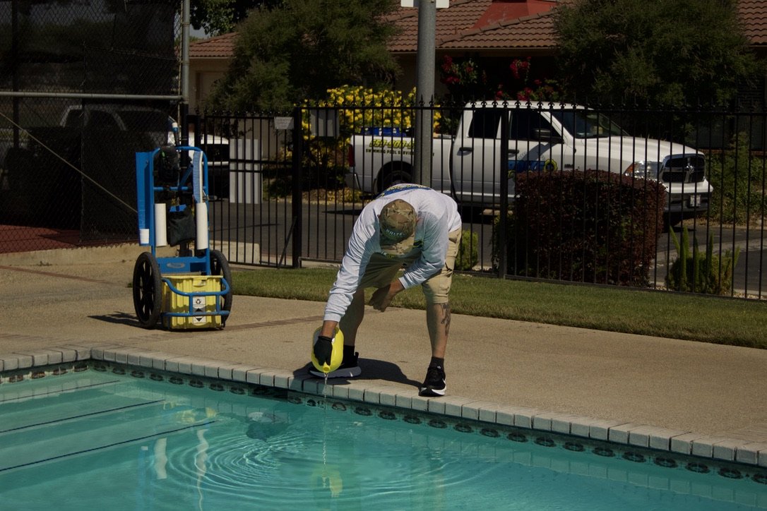 Monthly Pool Service & Cleaning