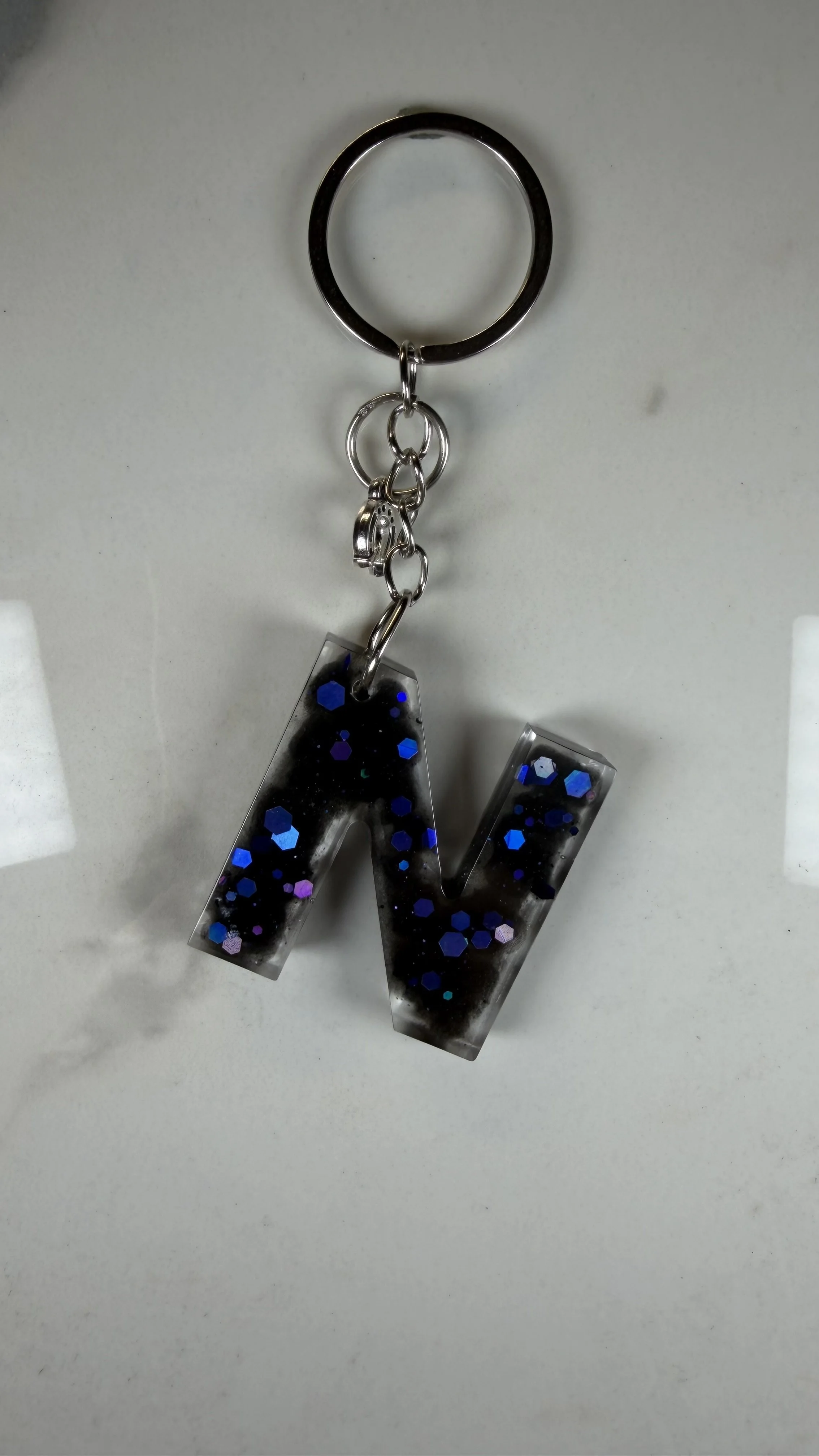 Glittering Resin 'N' Keychain with Horseshoe Charm