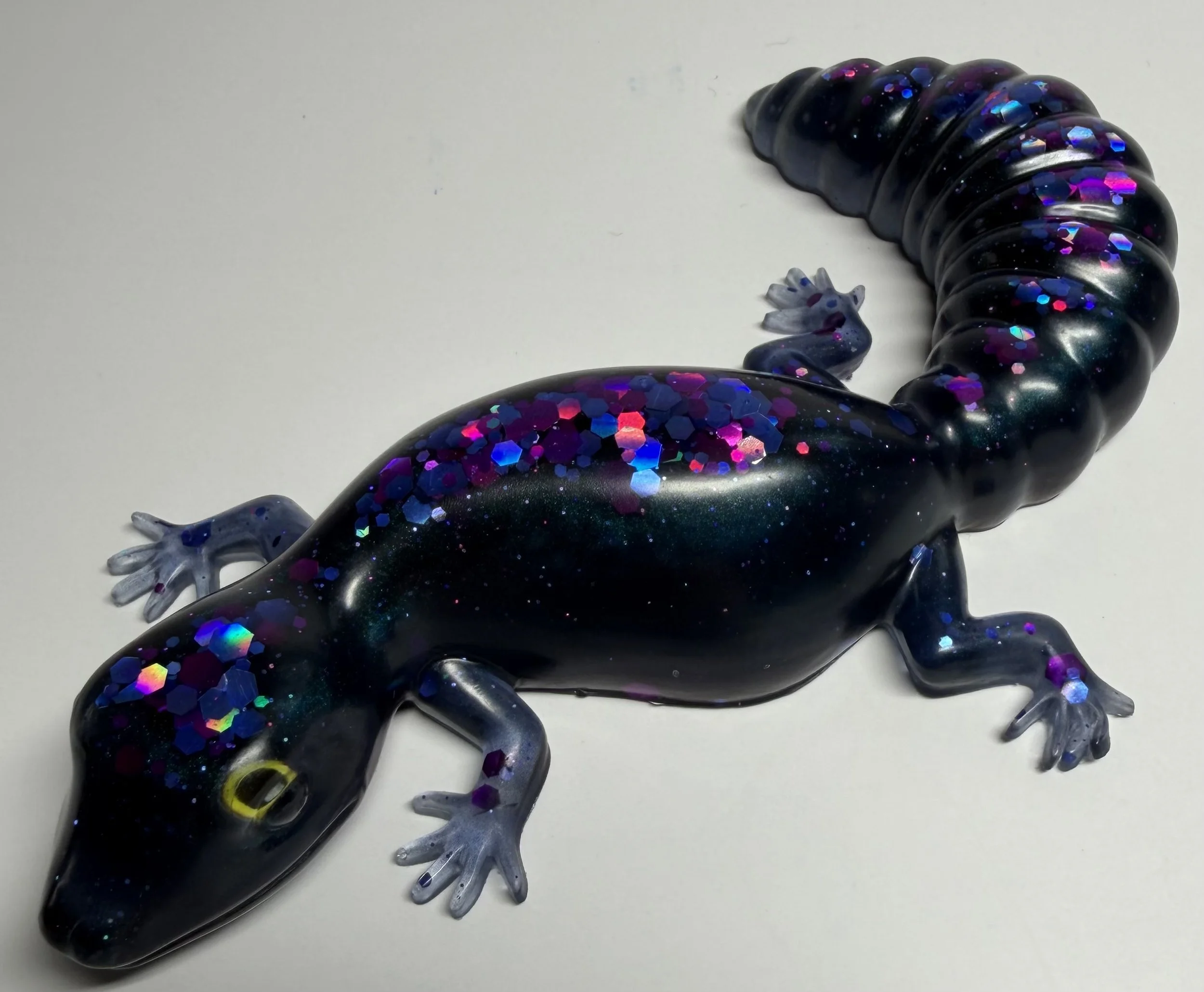 Glittering Dark Green Resin Gecko