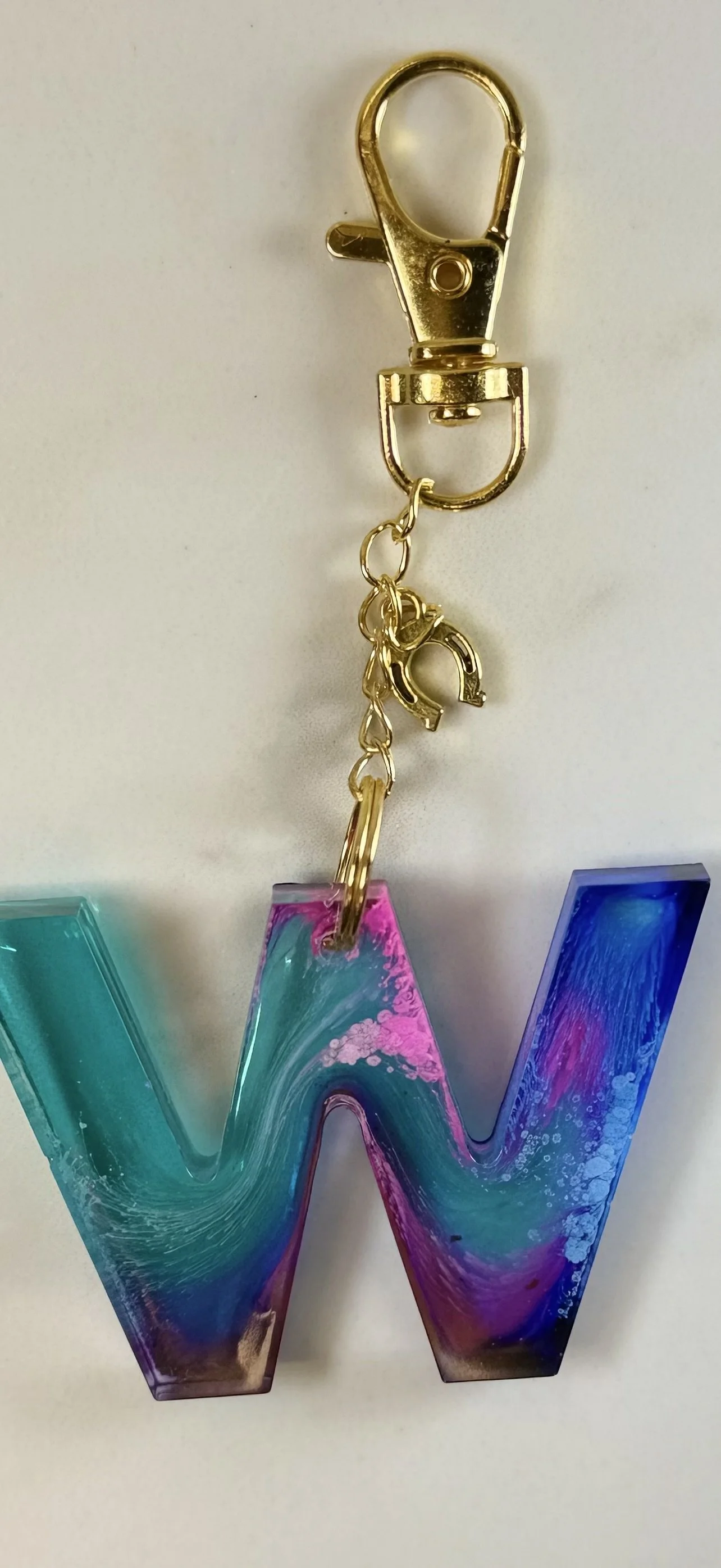 Vibrant Resin Letter 'W' Keychain with Gold Horseshoe Charm #17