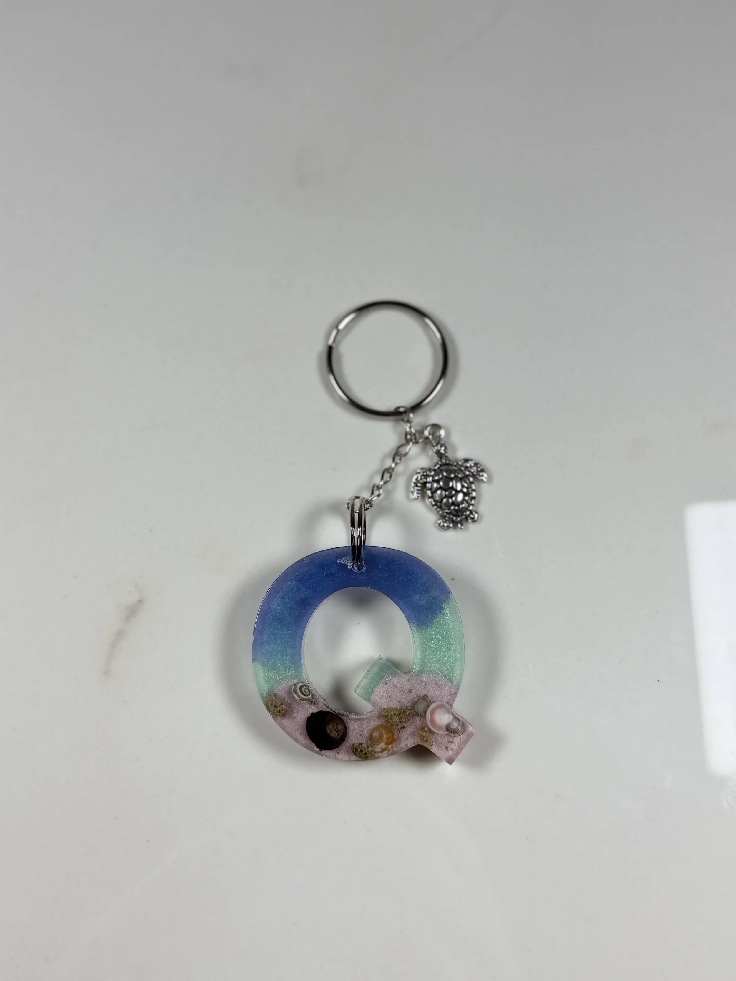 Ocean-Themed Resin Letter Q Keychain with Turtle Charm #7