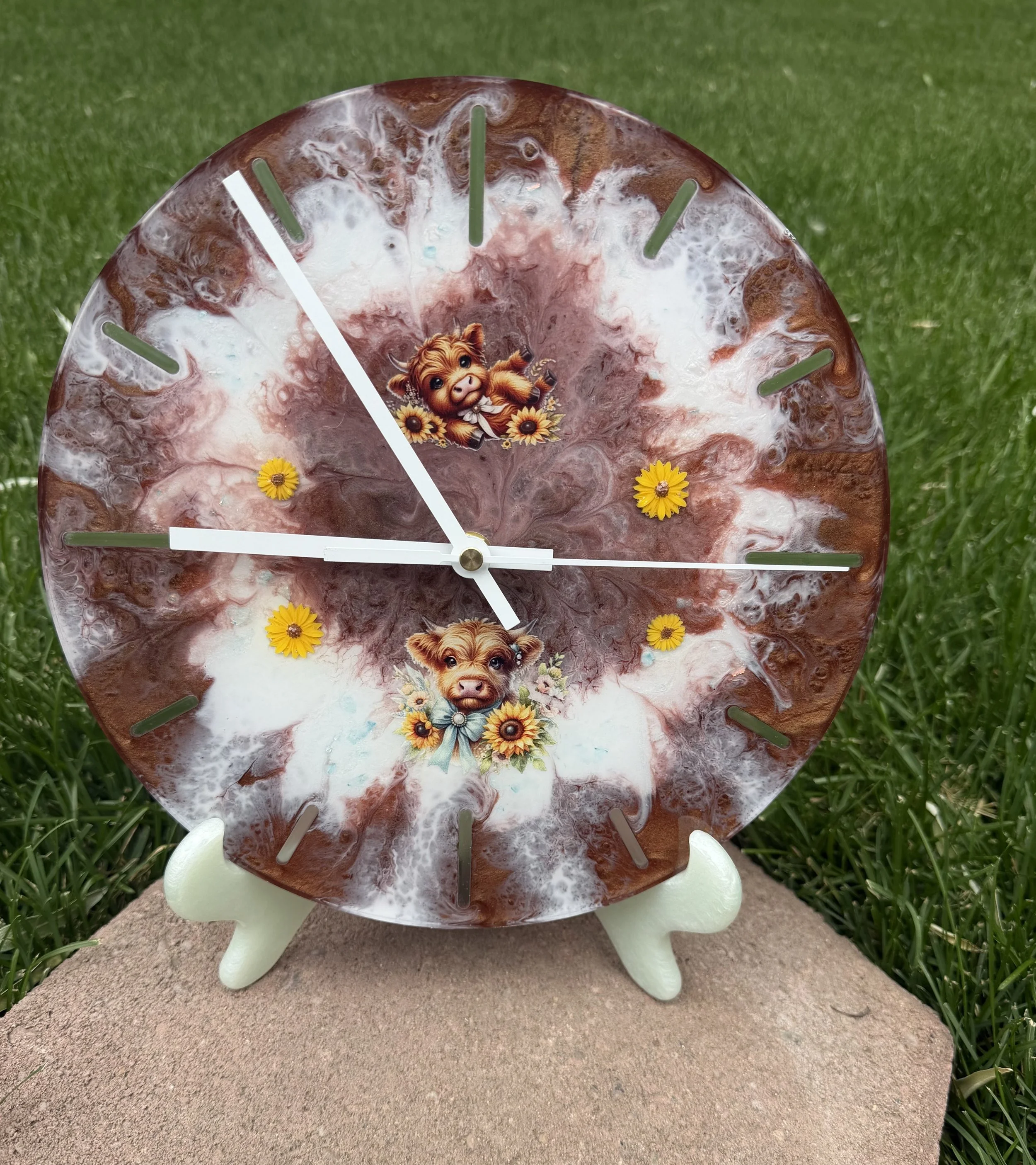 10" Handcrafted Highland Cow Resin Clock #158