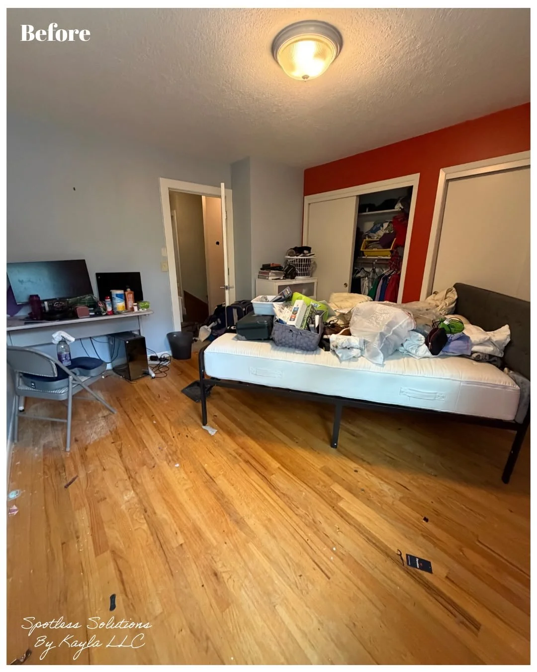 Part 2 of helping my client clean and organize their home! Moving onto another bedroom ! 🫧

With the same exact process as last time, I went in and eliminated all of the dust. Making the space feel fresh, inviting, and less overwhelming. Overall mak