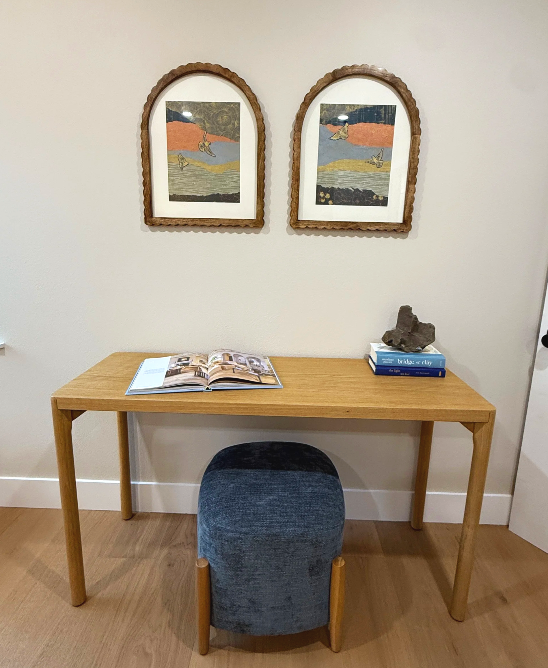 3306+Jordan+Rd+Guest+Desk+Artisan+Staging.png