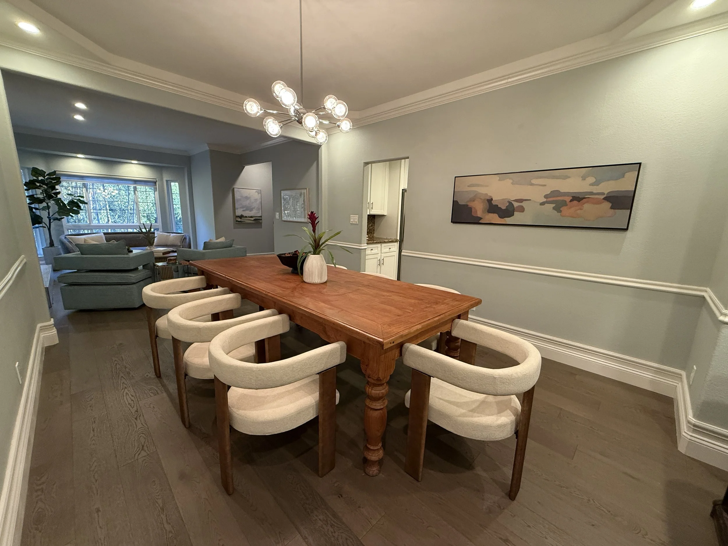 Dining Moore Dr.JPG