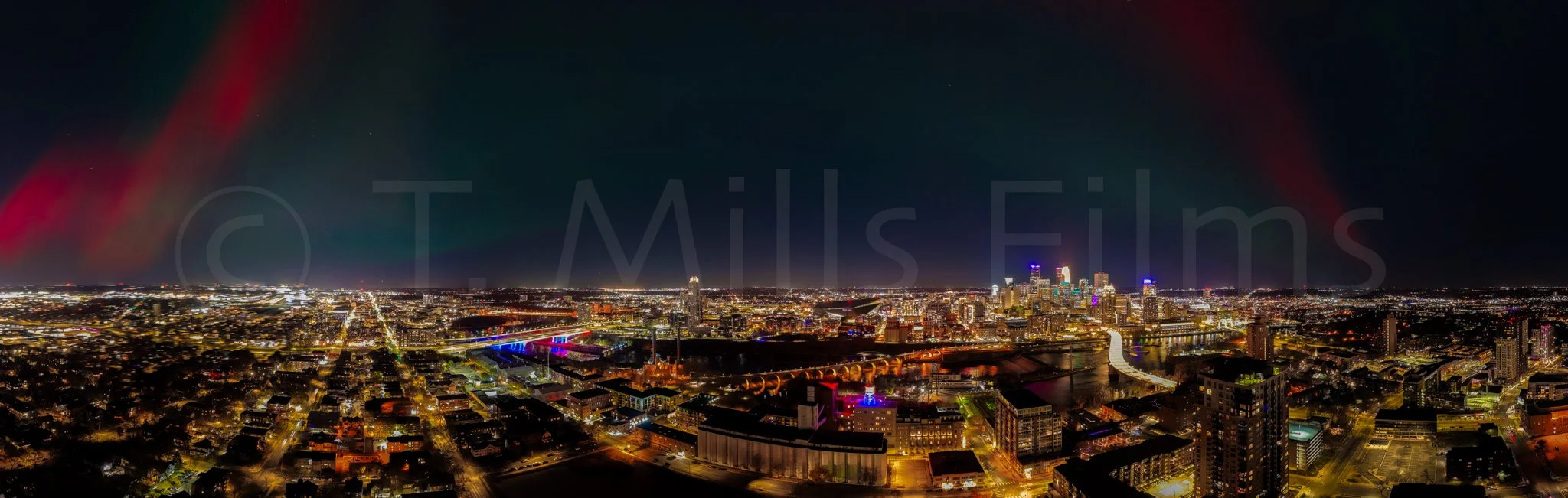 city panarmoic northern lights 4.jpg