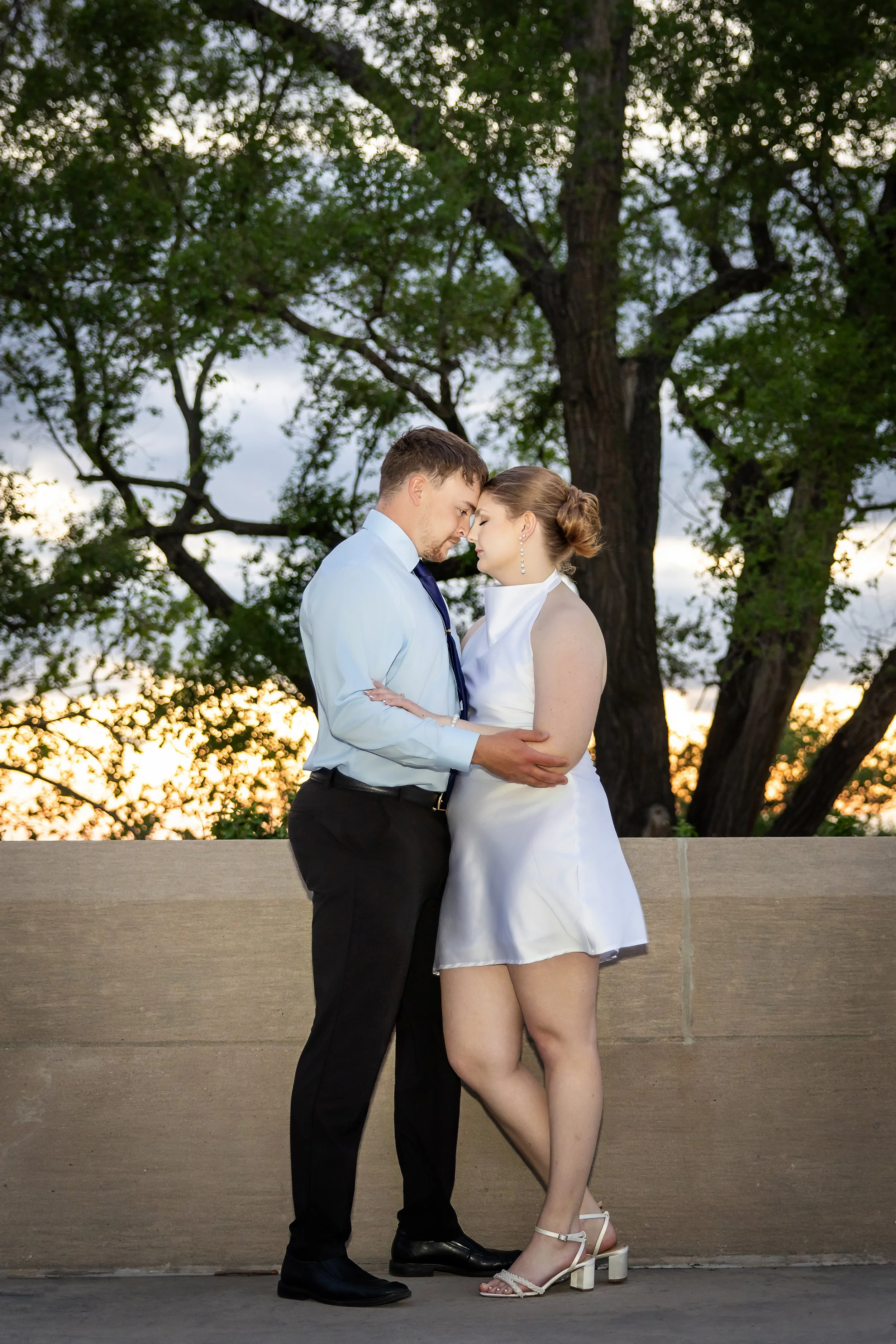 Engagement photography at the WW1 Museum, Liberty Memorial, at sunset