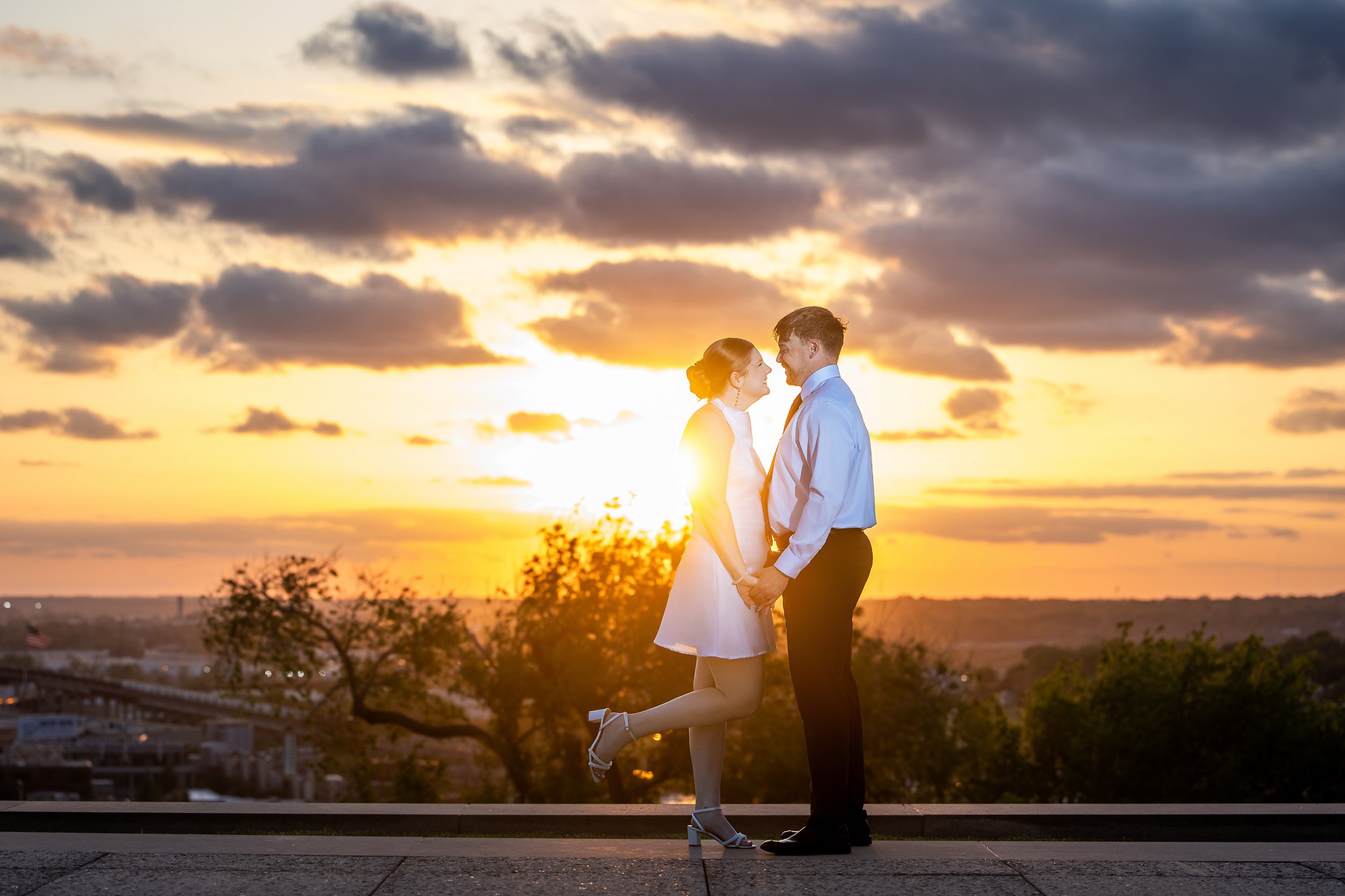 Engagement photography at the WW1 Museum, Liberty Memorial, at sunset