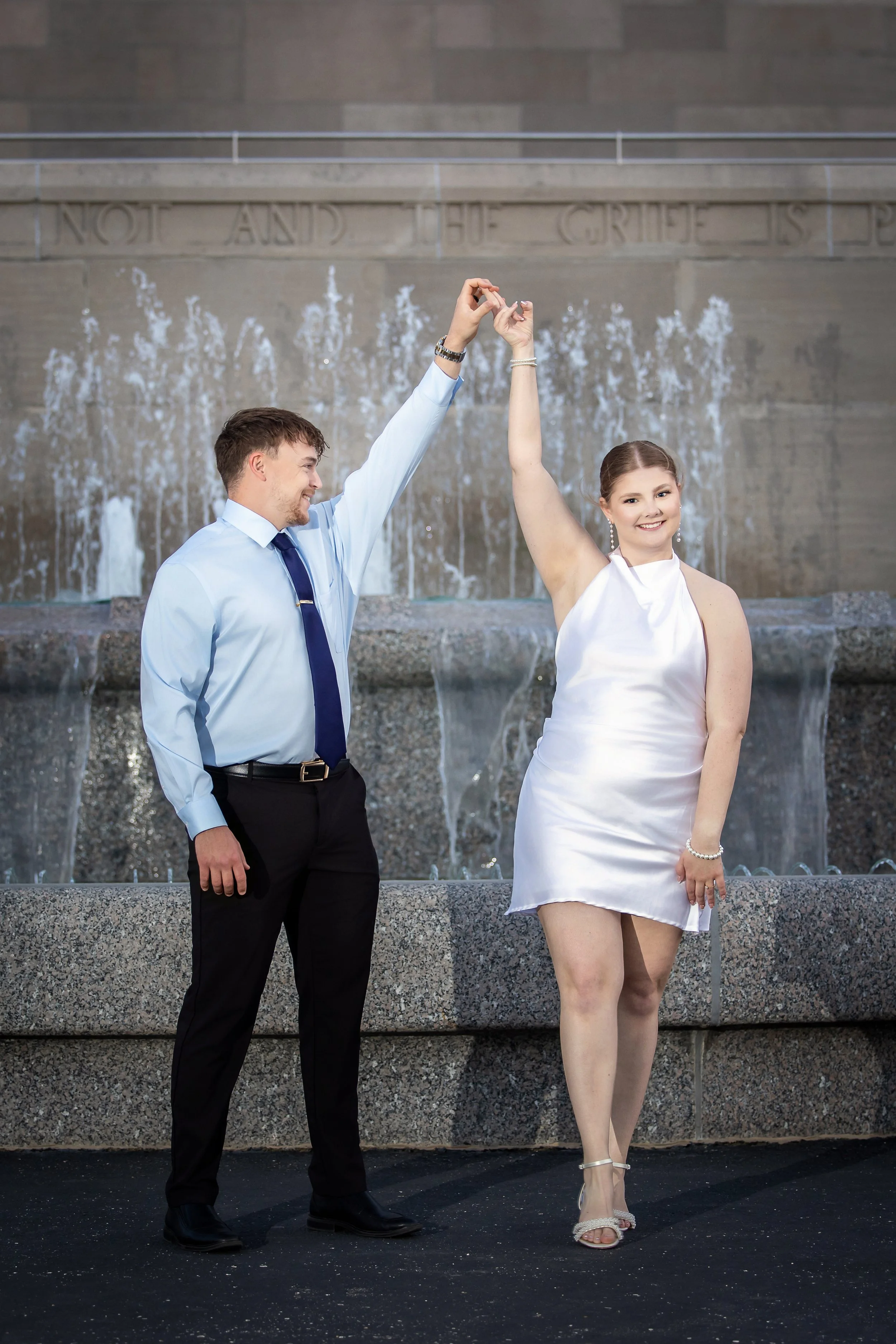 Engagement photography at the WW1 Museum, Liberty Memorial