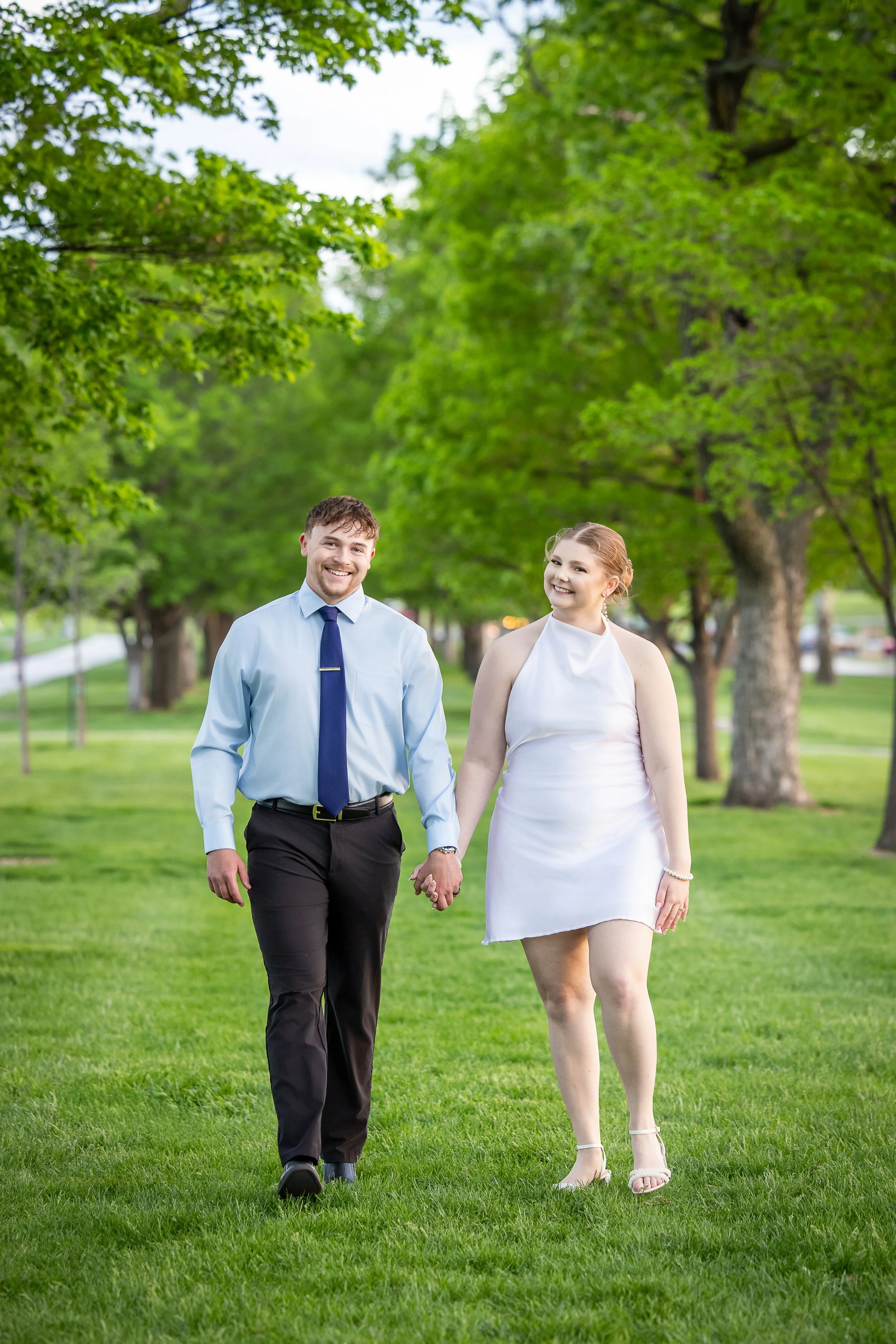 Engagement photography at the WW1 Museum, Liberty Memorial