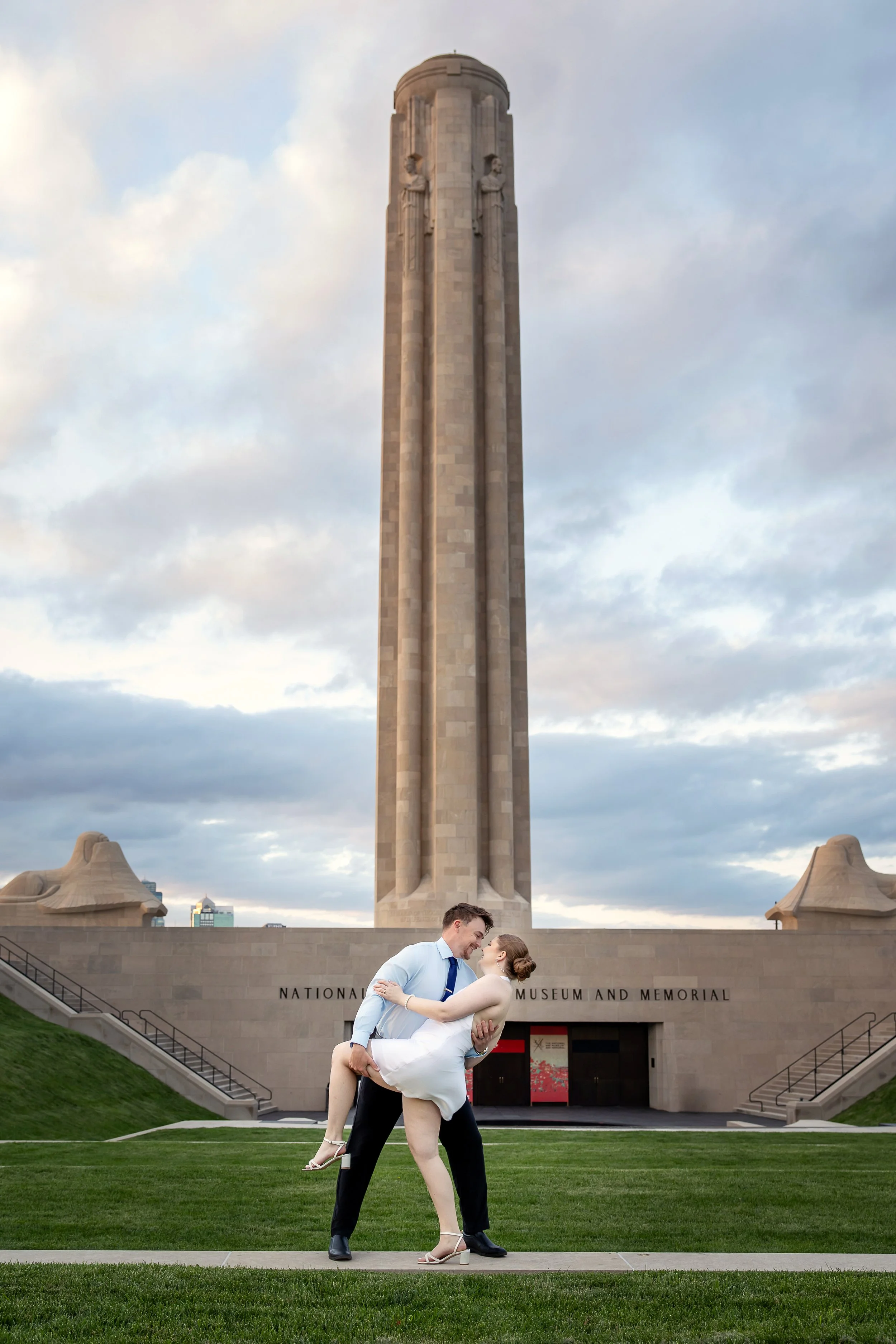 Engagement photography at the WW1 Museum, Liberty Memorial