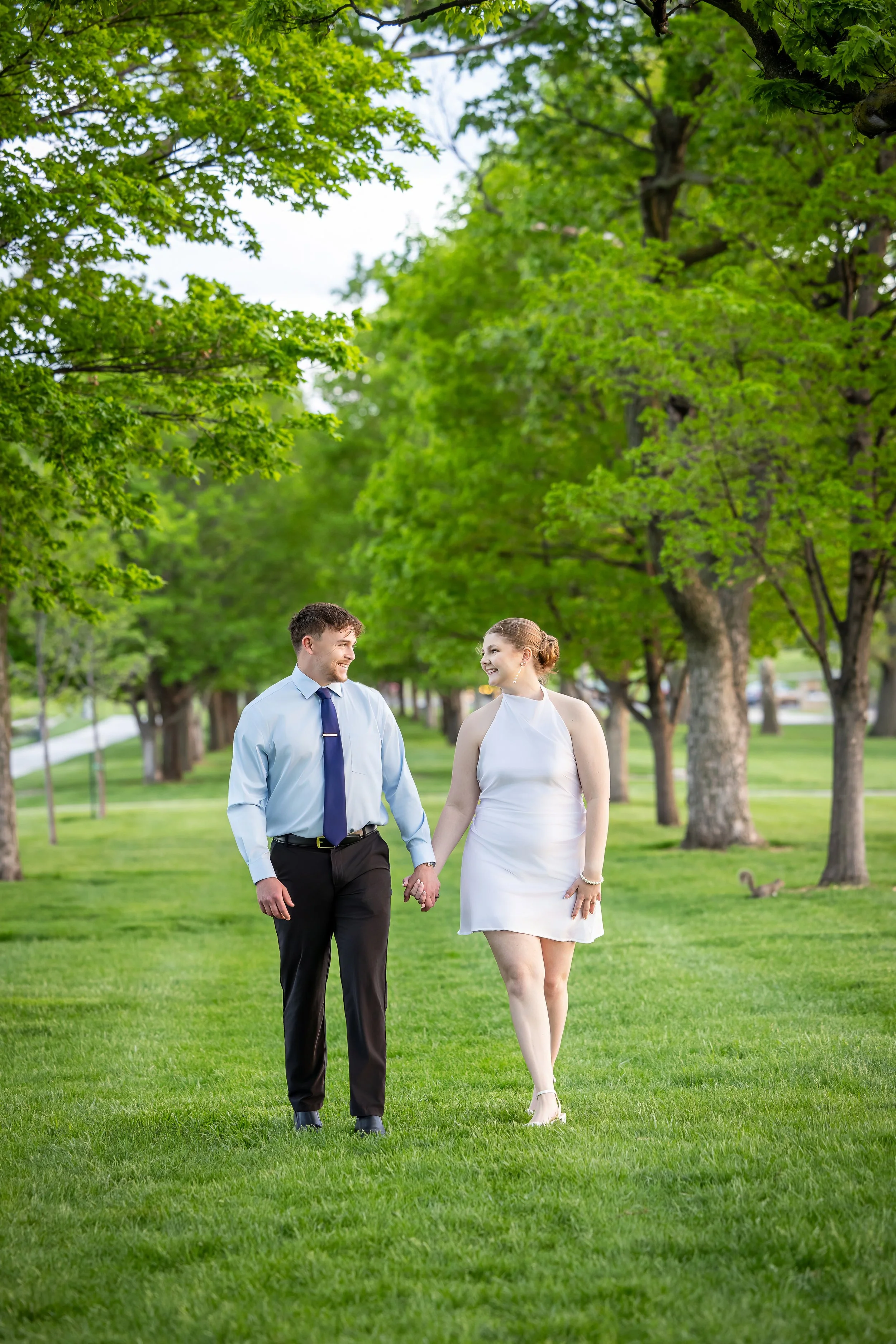 Engagement photography at the WW1 Museum, Liberty Memorial