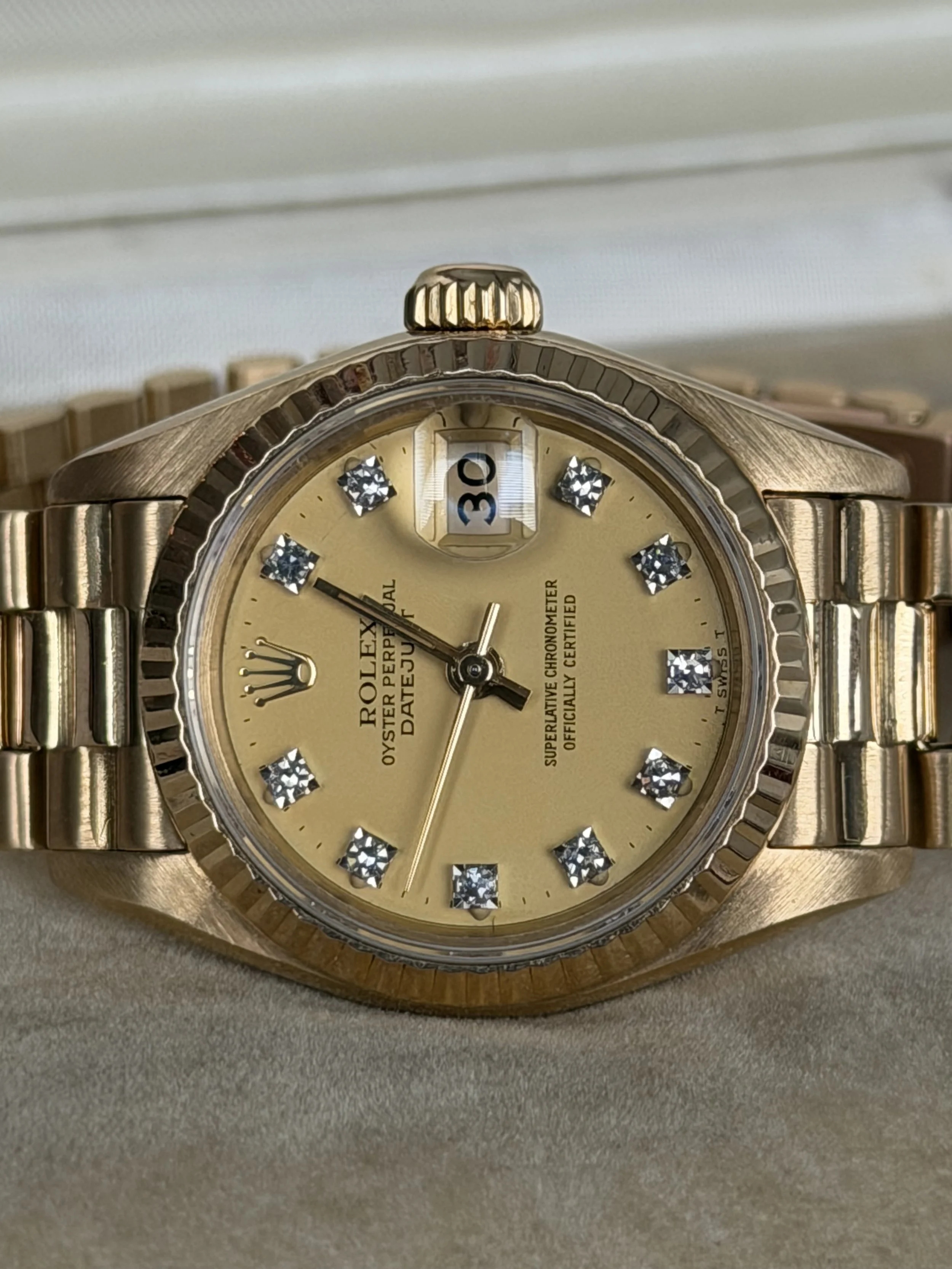 Lady Datejust Yellow Gold Close Up.JPG