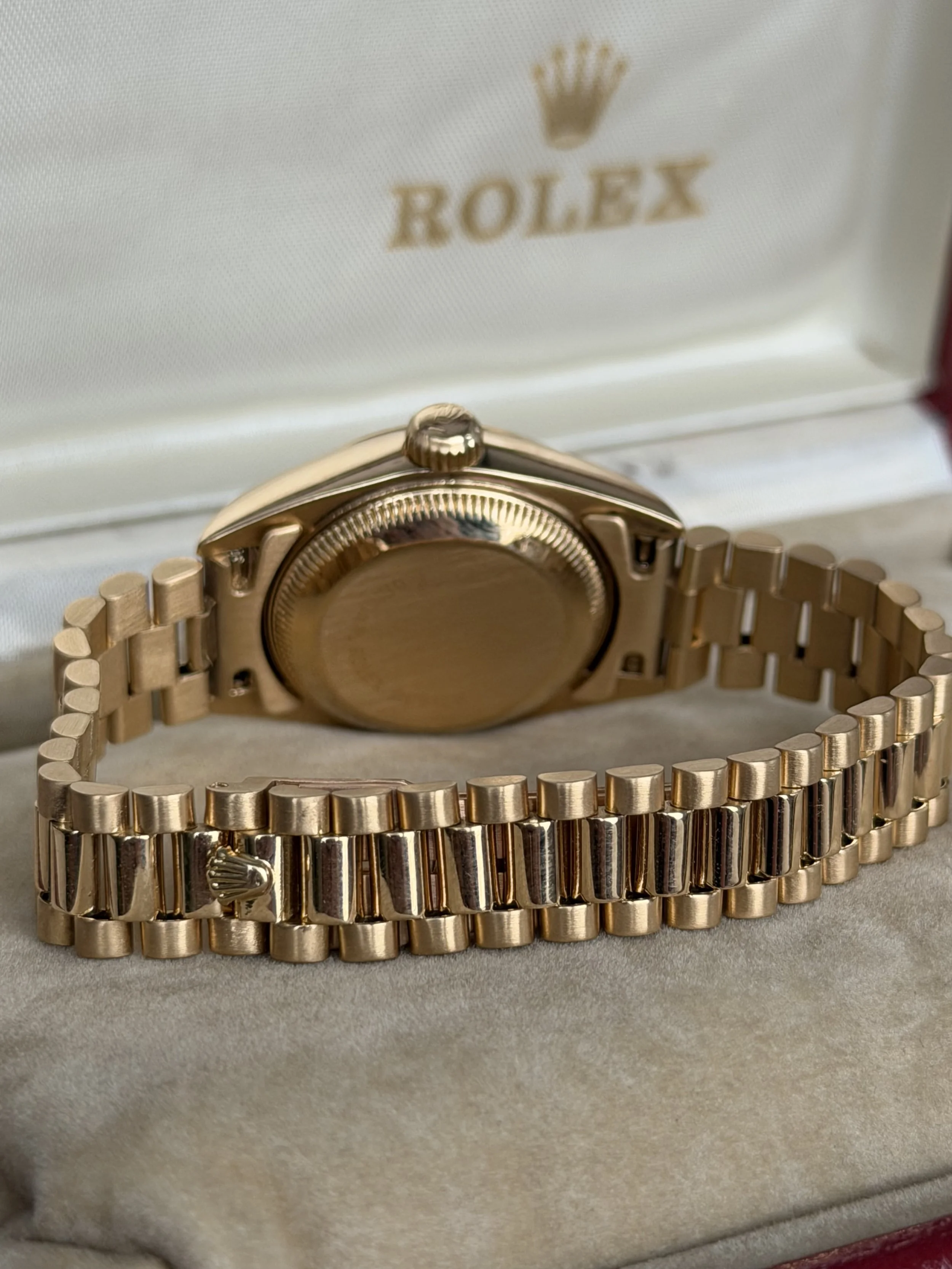 Lady Datejust Yellow Gold Crown Clasp.JPG
