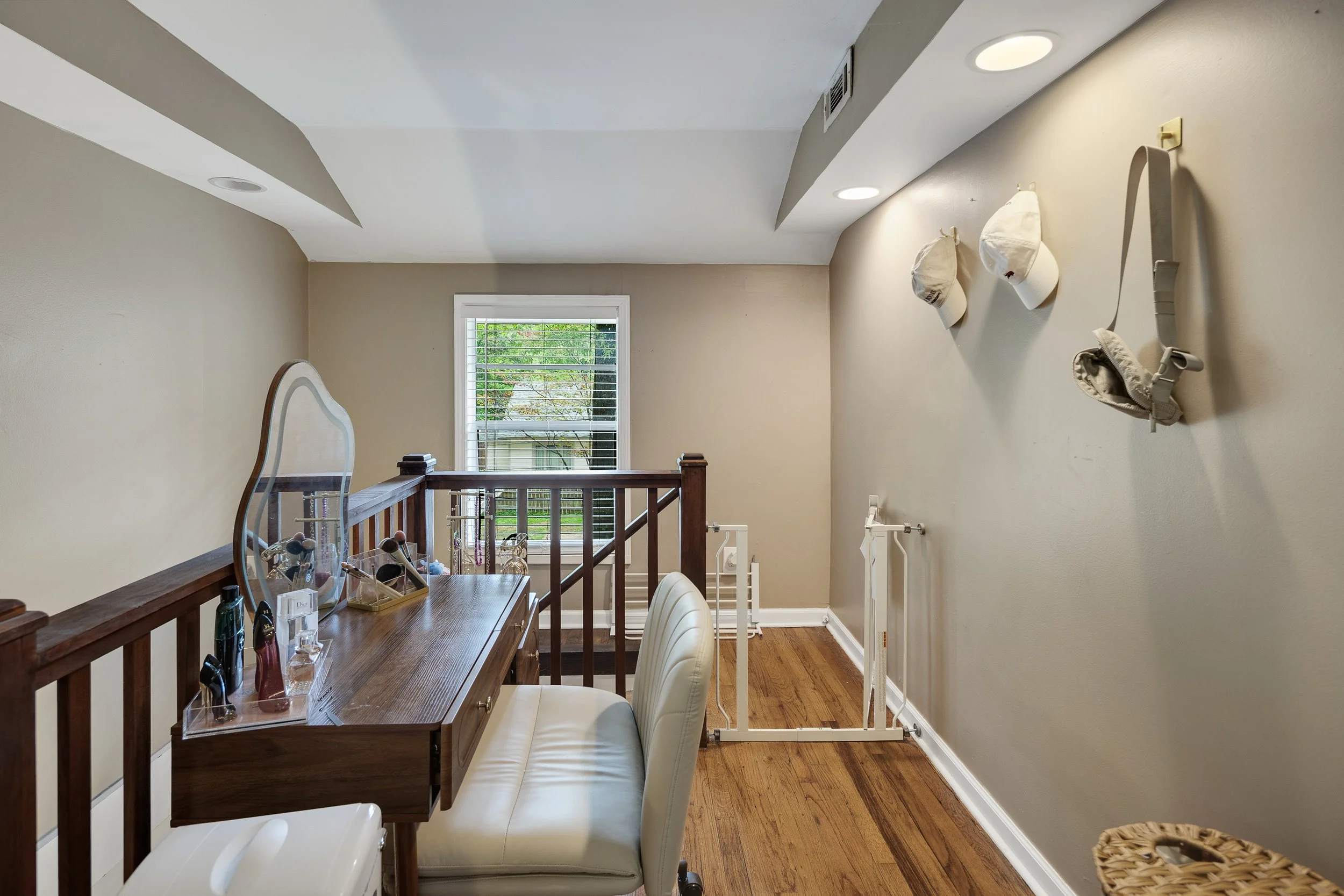 030-555 S Holmes St-MLS Version.jpg