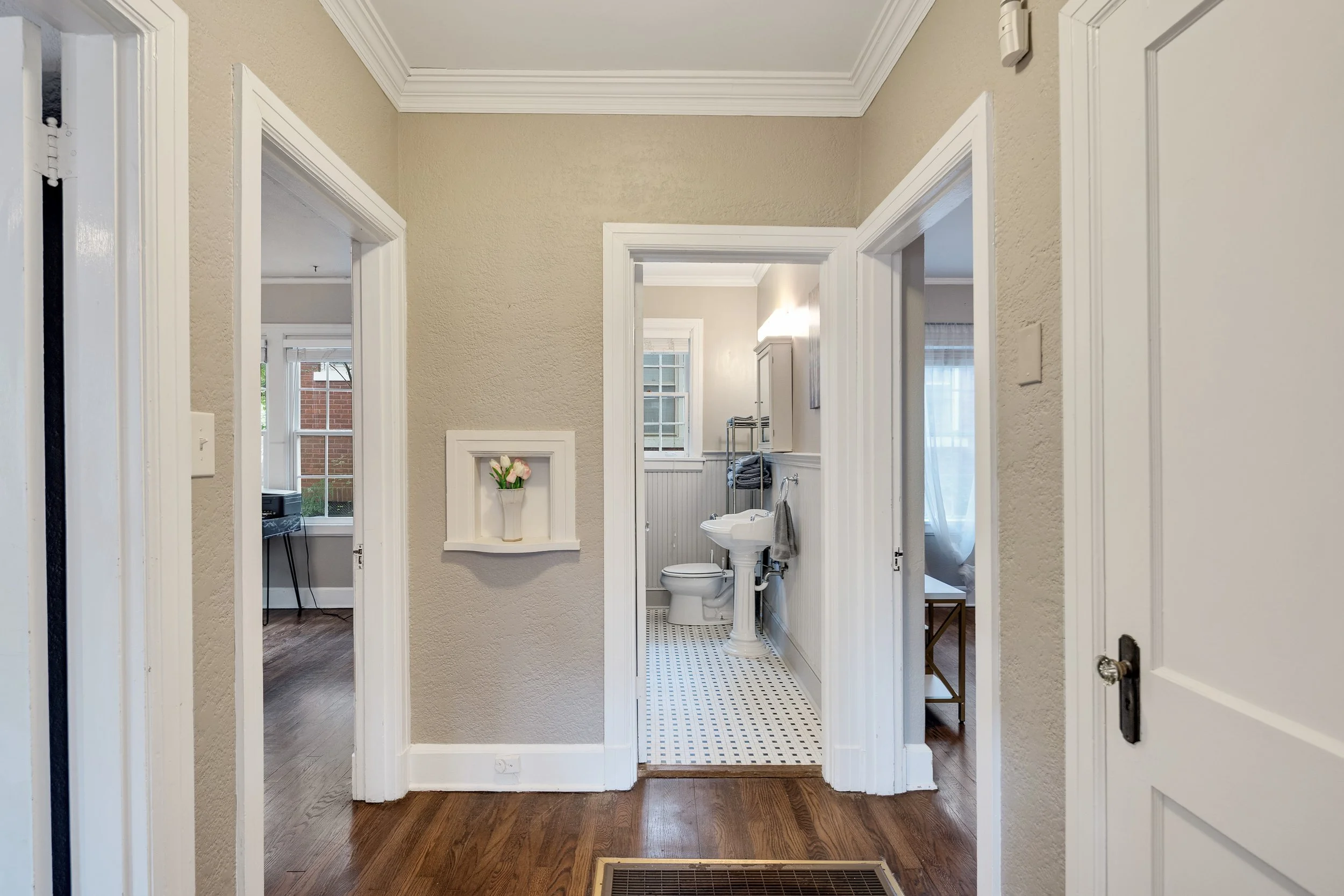 031-555 S Holmes St-MLS Version.jpg