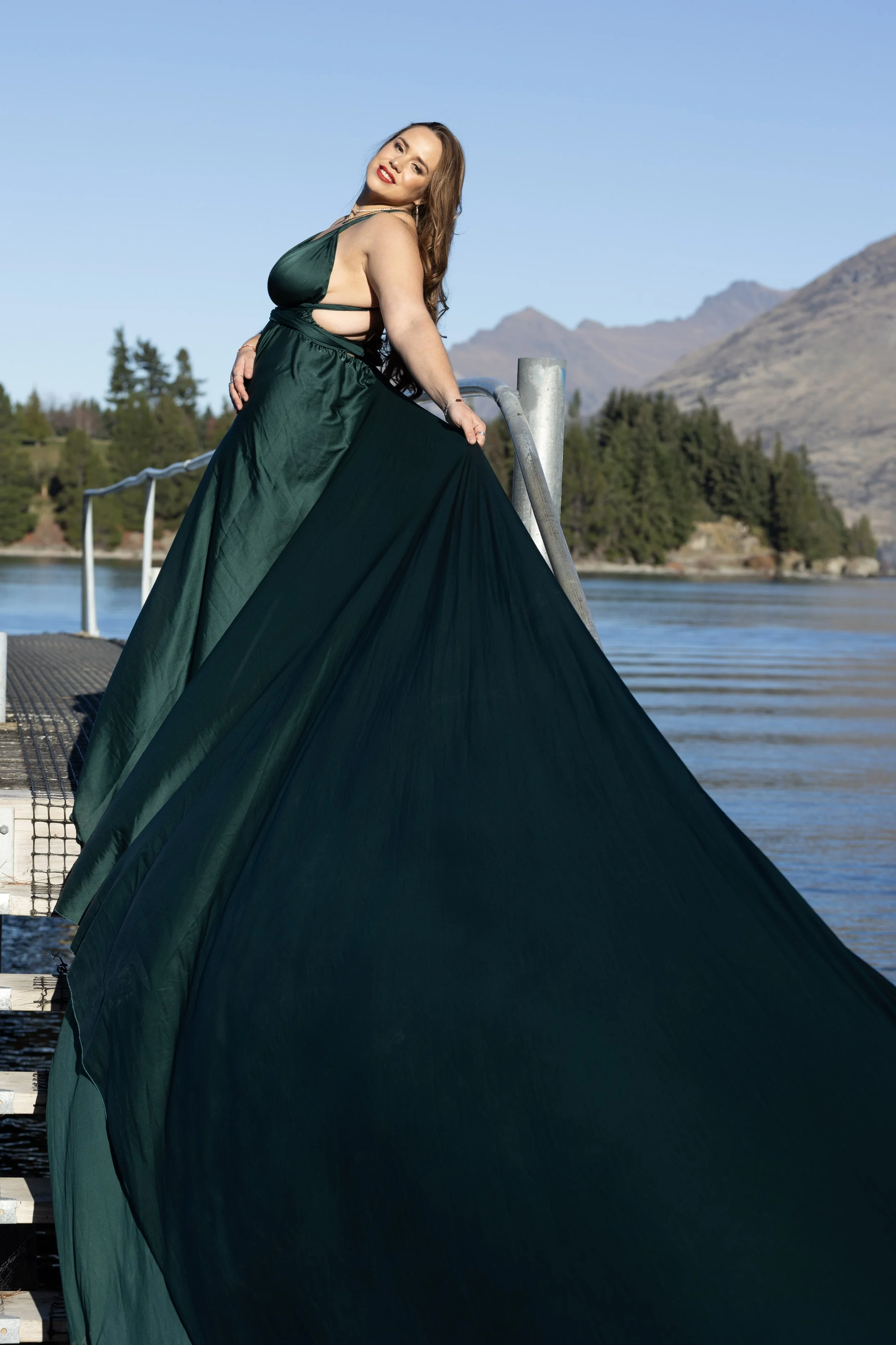 Queenstoen flying dresses ).jpg