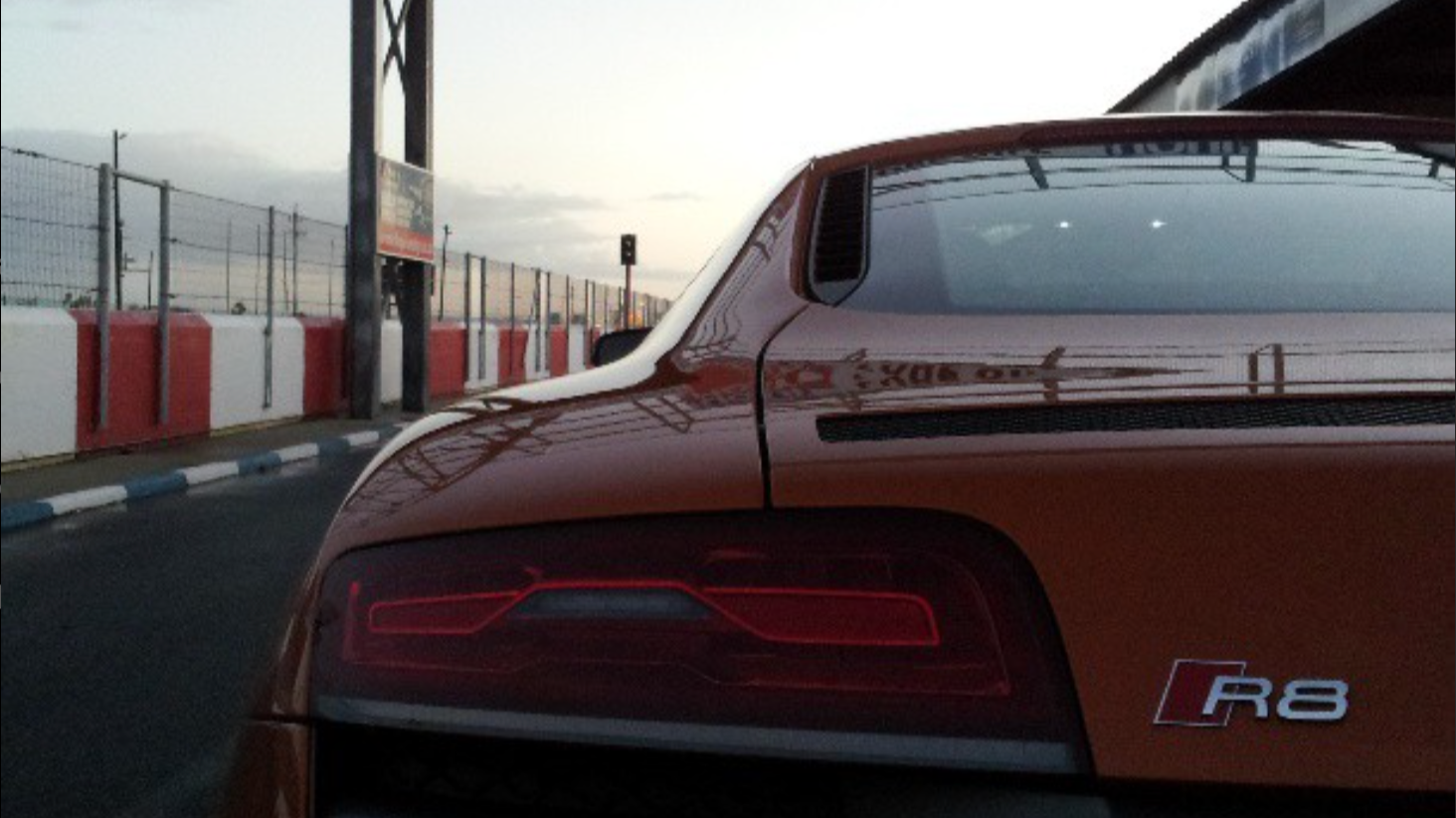 Audi R8: Gone in 5 Seconds