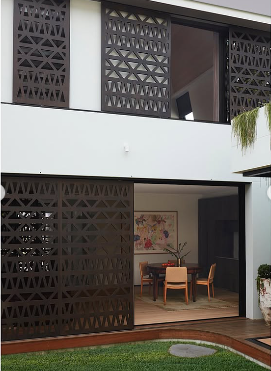 Above Board Living custom joinery project by Luigi Rosselli Architect.